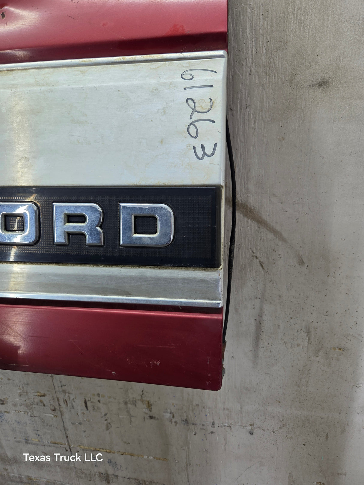 1980-1986 Bullnose / Bricknose / OBS Ford F100 F150 F250 F350 Tailgate