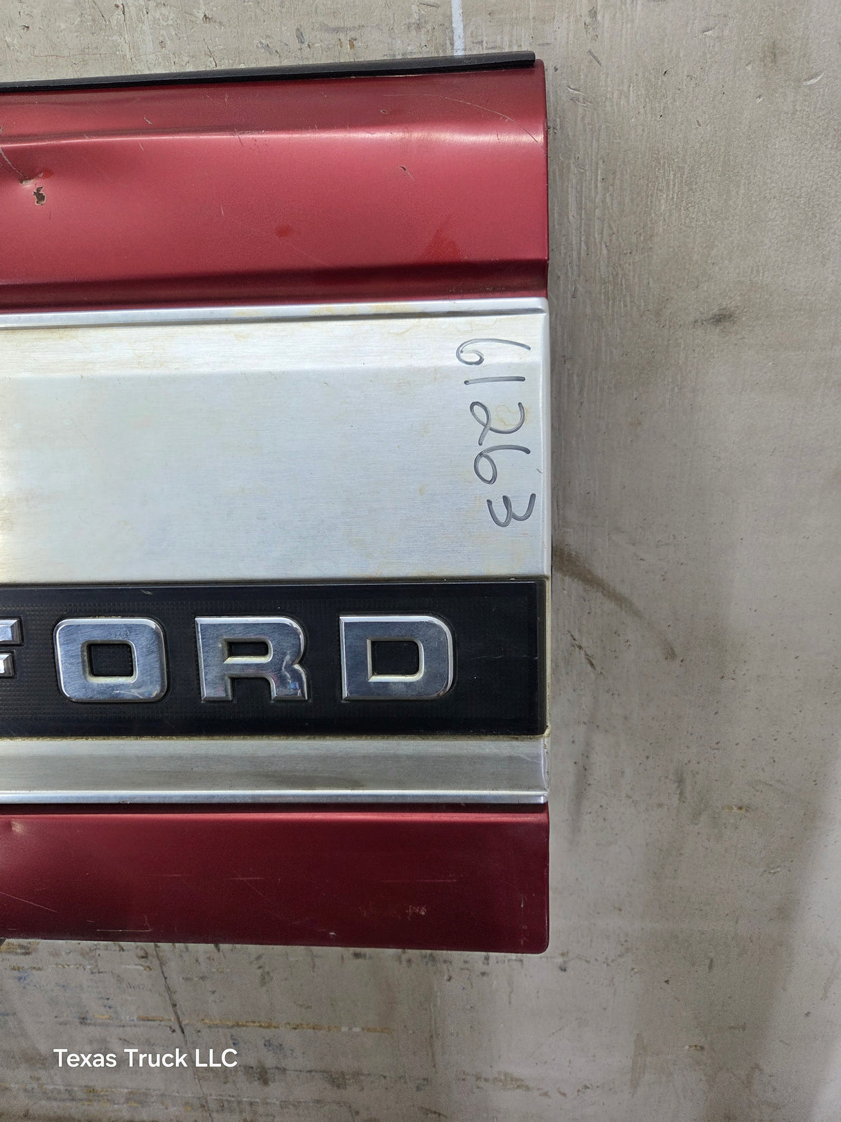 1980-1986 Bullnose / Bricknose / OBS Ford F100 F150 F250 F350 Tailgate