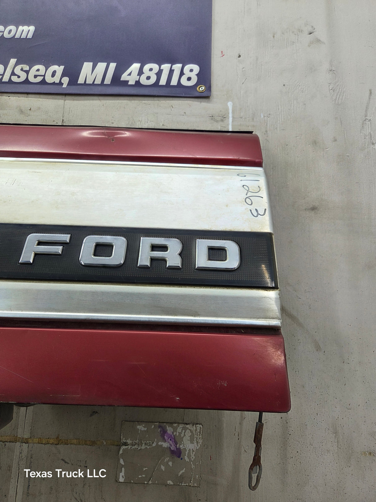 1980-1986 Bullnose / Bricknose / OBS Ford F100 F150 F250 F350 Tailgate
