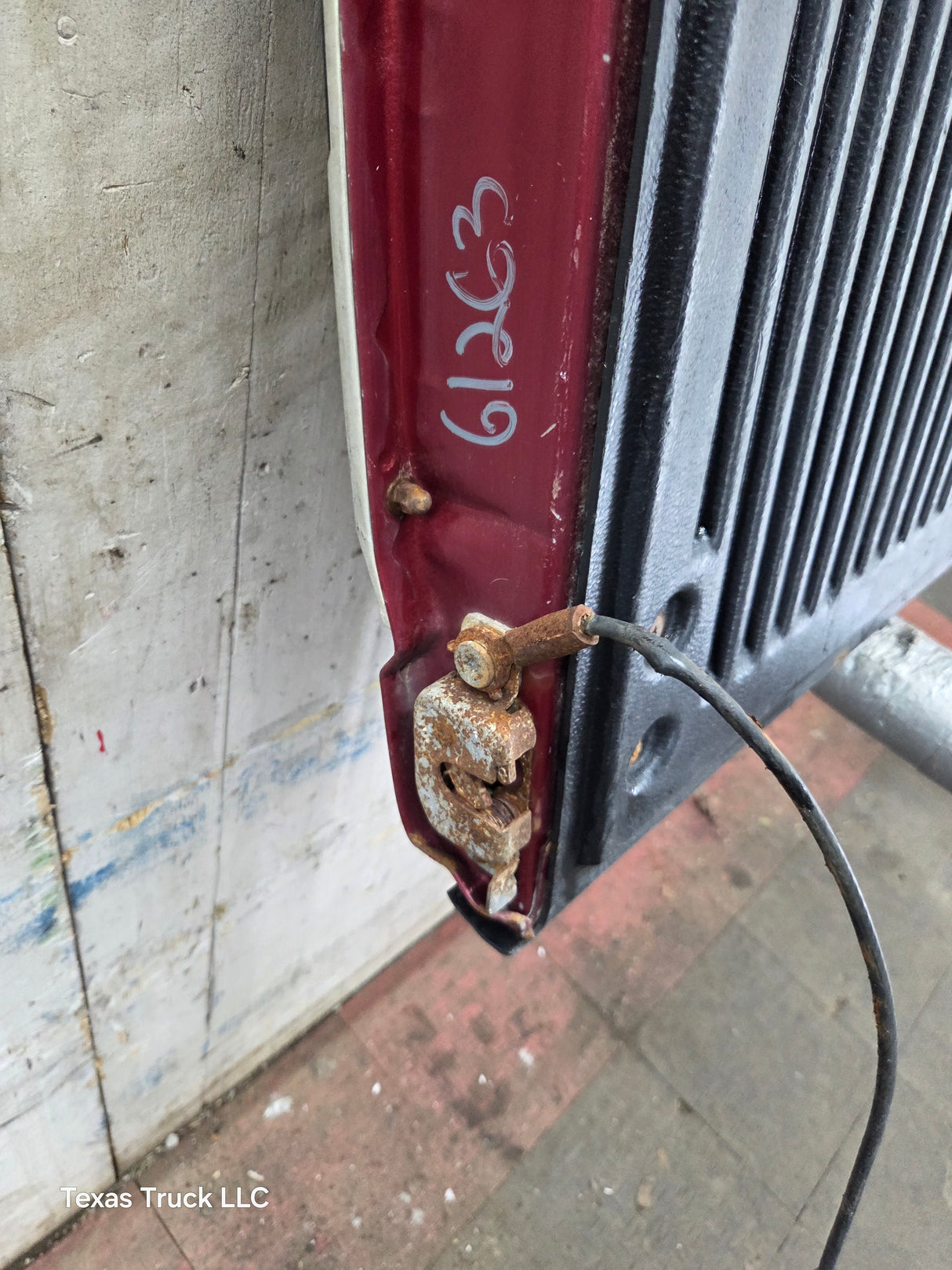 1980-1986 Bullnose / Bricknose / OBS Ford F100 F150 F250 F350 Tailgate
