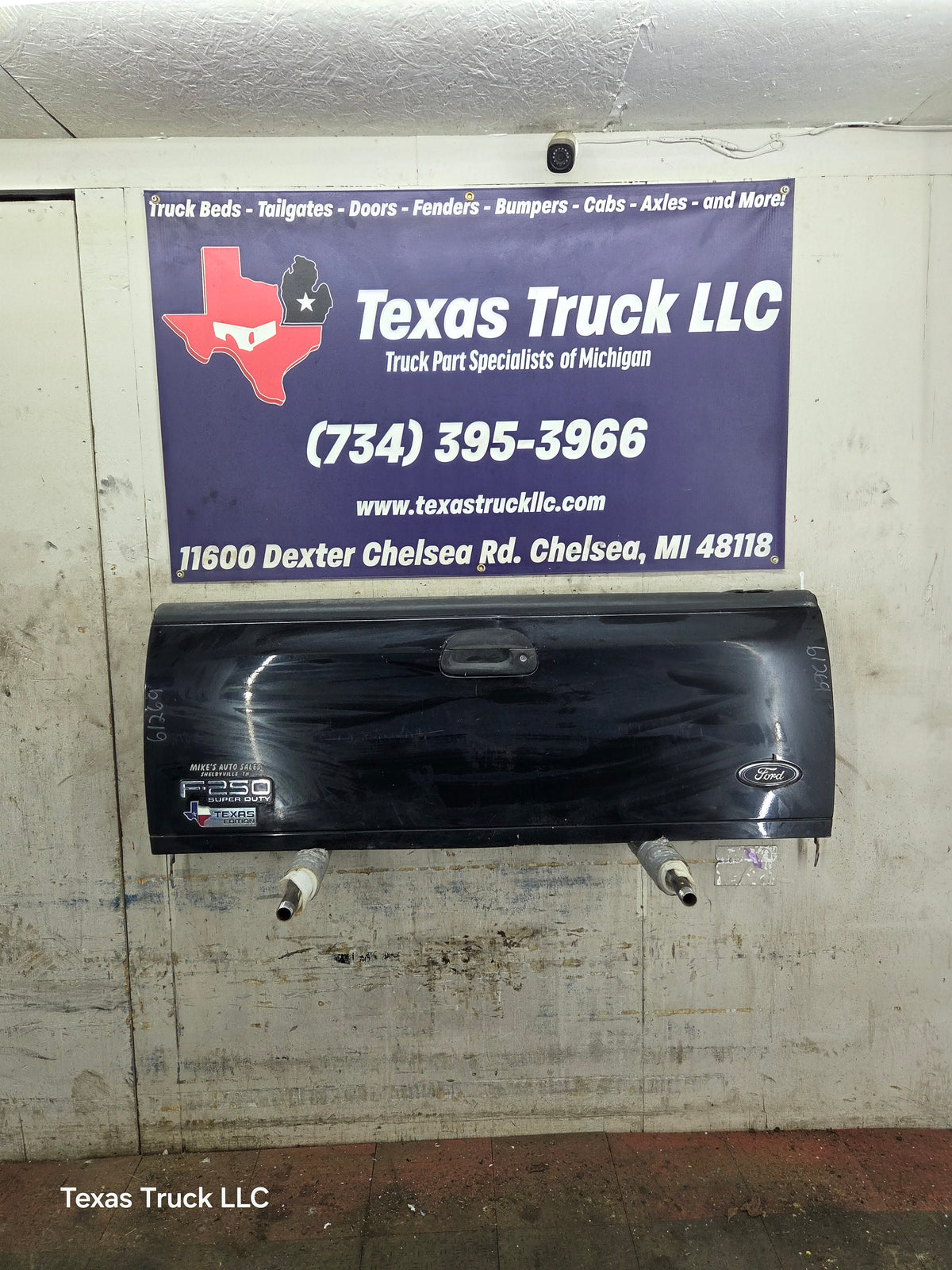 1997-2003 F150 / 1999-2007 Ford F250 F350 F450 F550 Super Duty Tailgate