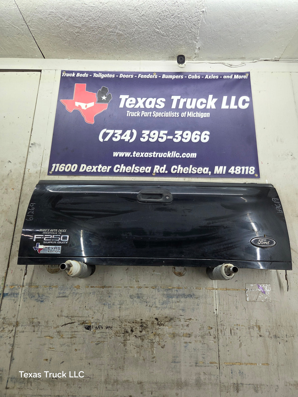 1997-2003 F150 / 1999-2007 Ford F250 F350 F450 F550 Super Duty Tailgate