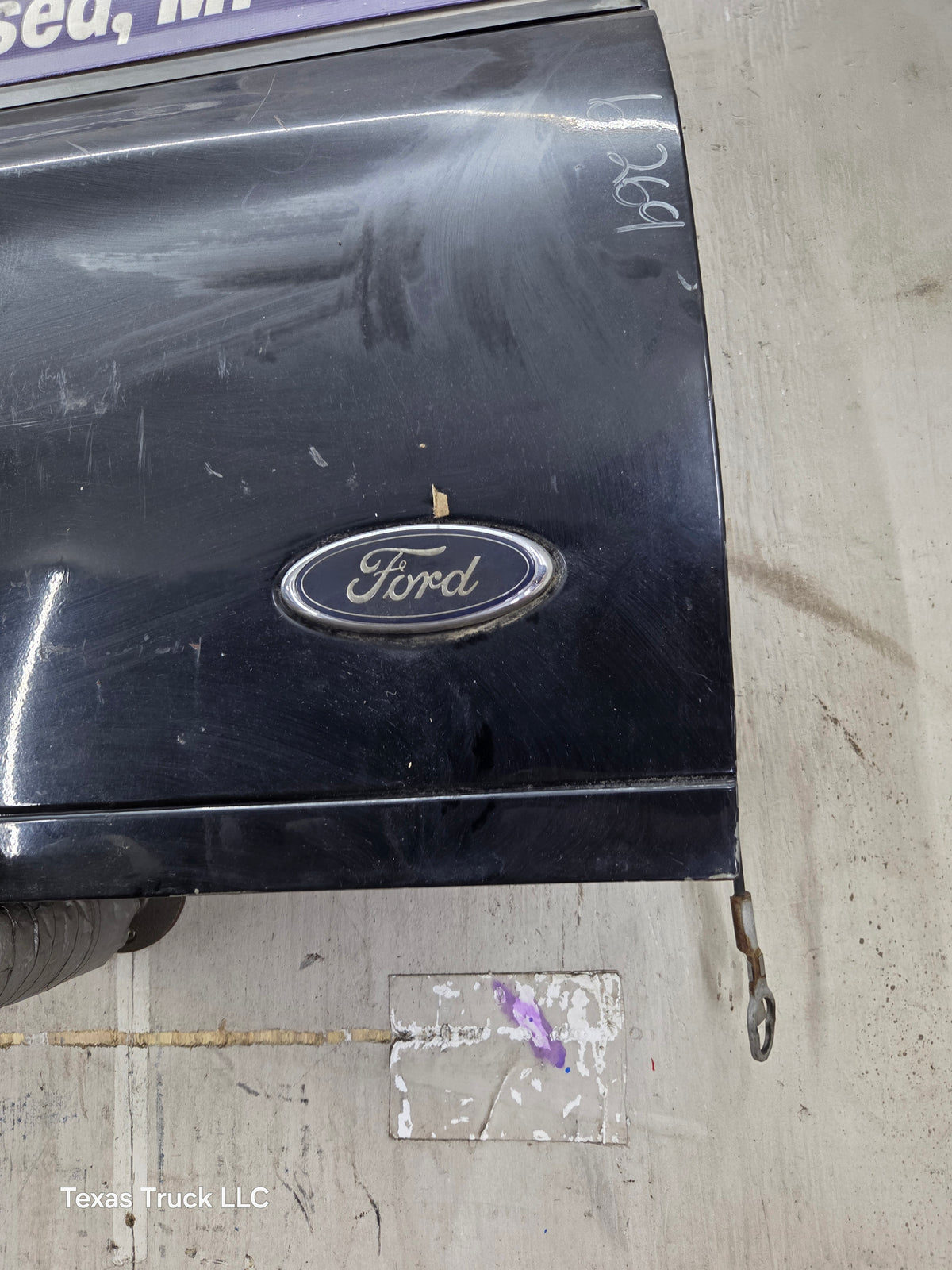 1997-2003 F150 / 1999-2007 Ford F250 F350 F450 F550 Super Duty Tailgate