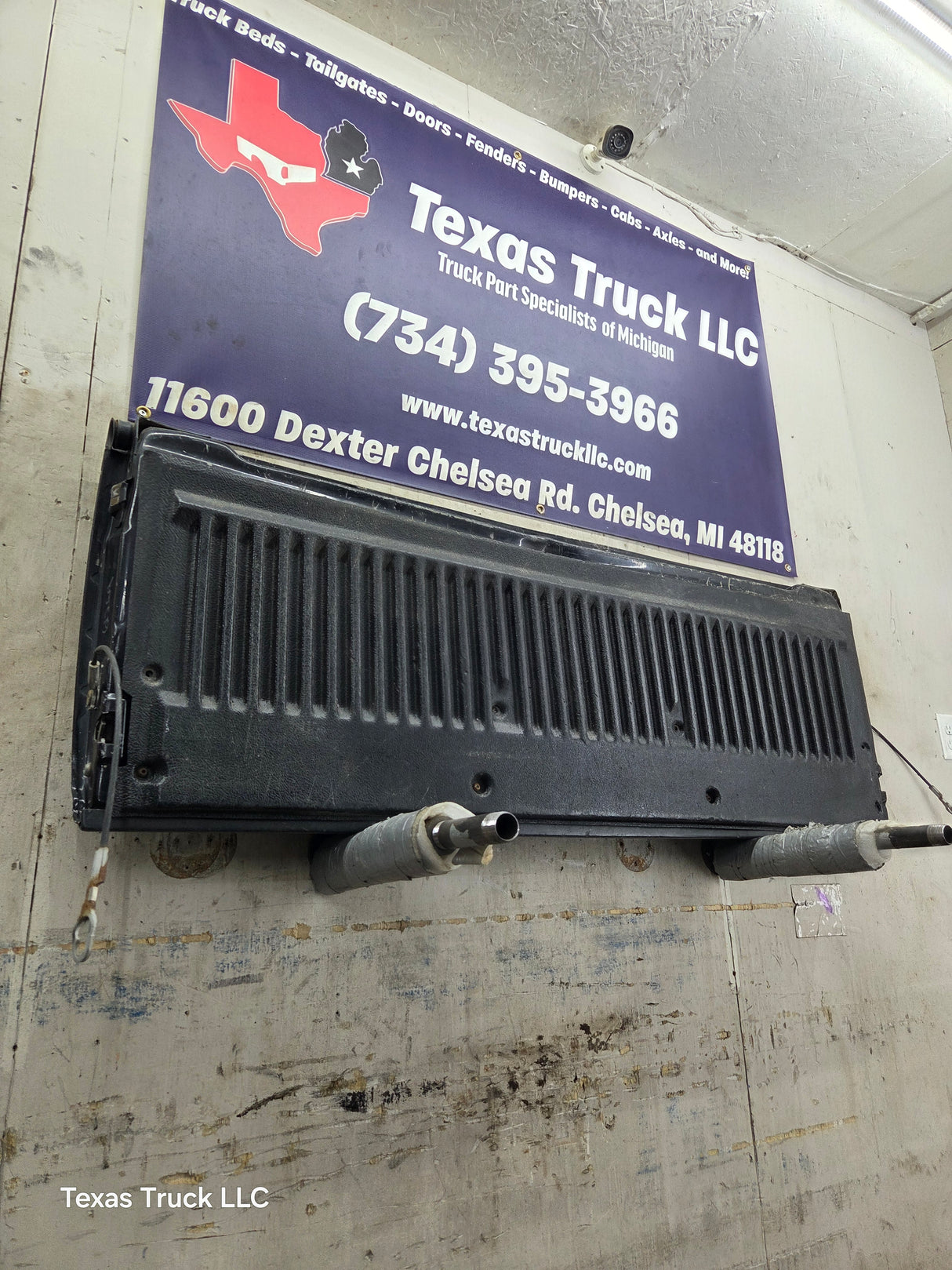 1997-2003 F150 / 1999-2007 Ford F250 F350 F450 F550 Super Duty Tailgate