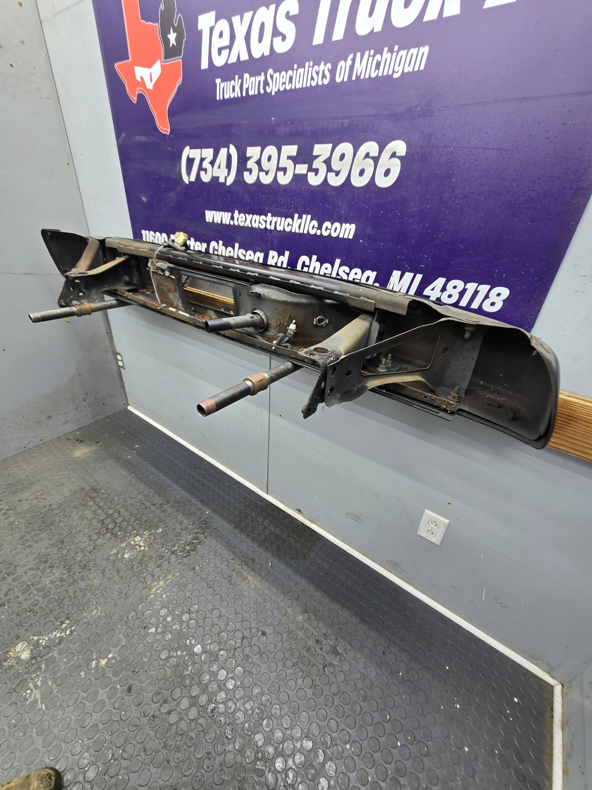 1999-2007 Chevrolet Silverado / GMC Sierra 1500 Rear Bumper