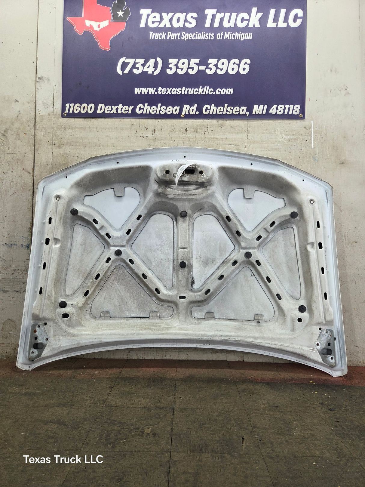 2003-2006 Chevrolet Silverado 2500 3500 Cateye HD Hood OEM