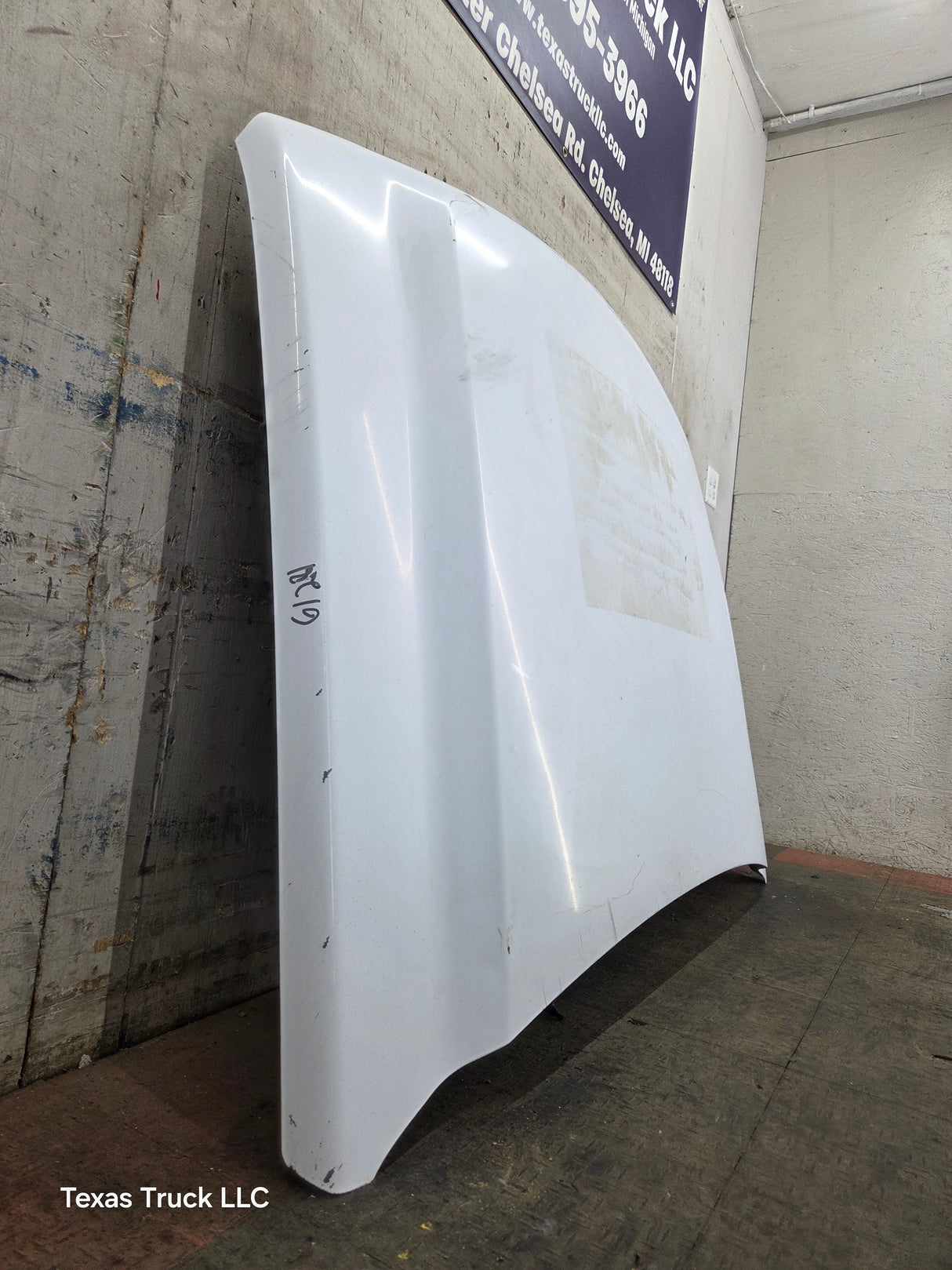 2003-2006 Chevrolet Silverado 2500 3500 Cateye HD Hood OEM