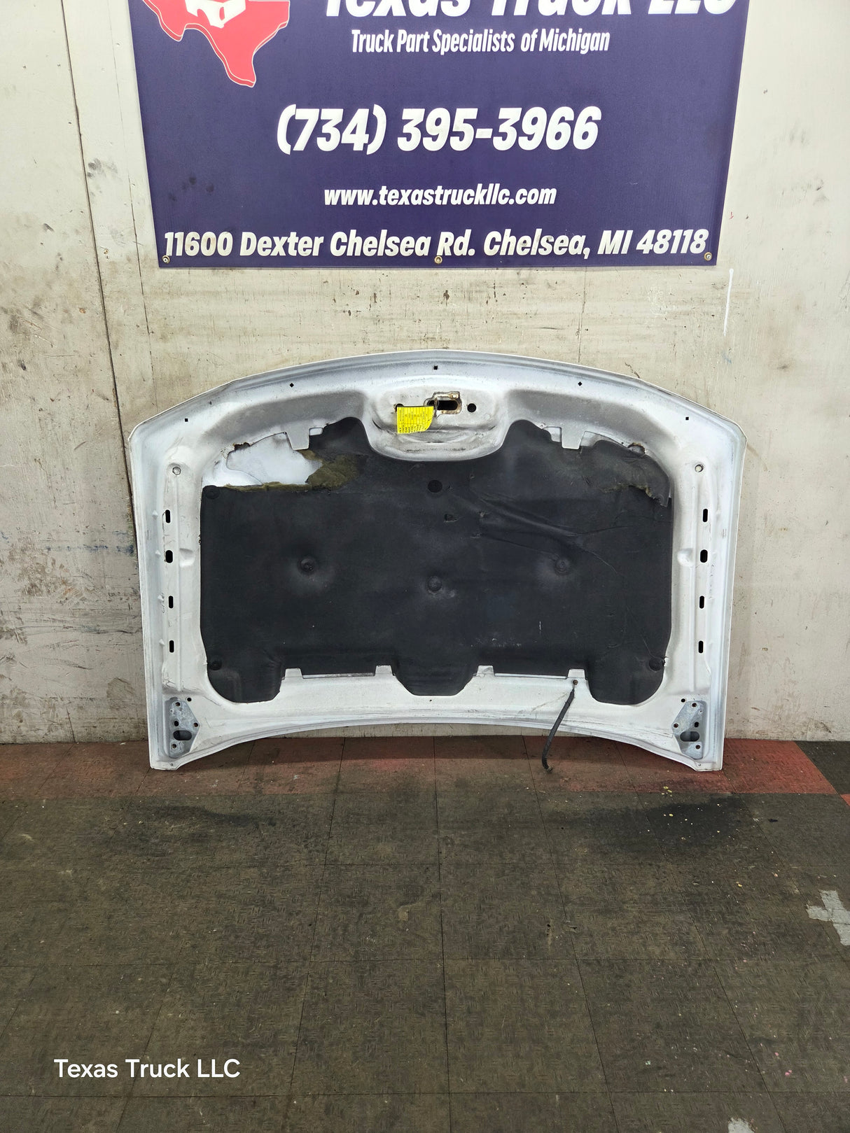 2003-2006 Chevrolet Silverado 2500 3500 Cateye HD Hood OEM