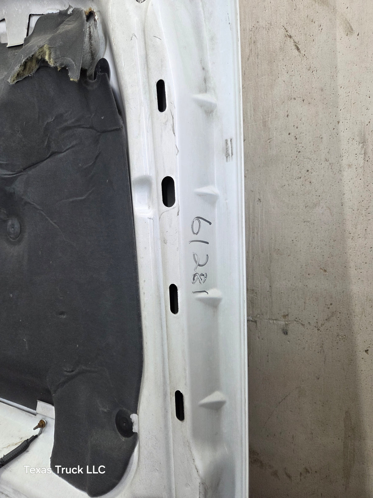 2003-2006 Chevrolet Silverado 2500 3500 Cateye HD Hood OEM