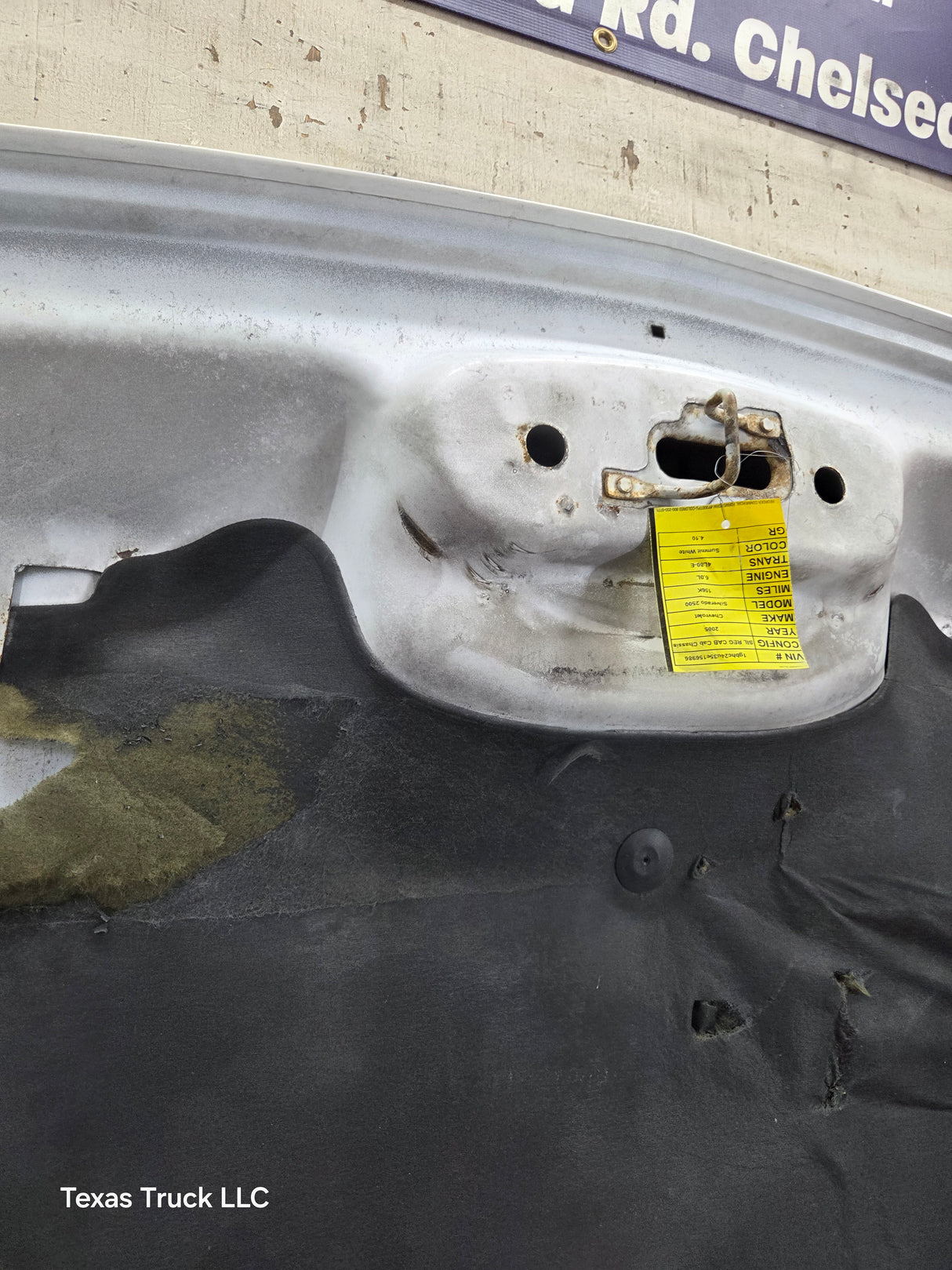 2003-2006 Chevrolet Silverado 2500 3500 Cateye HD Hood OEM