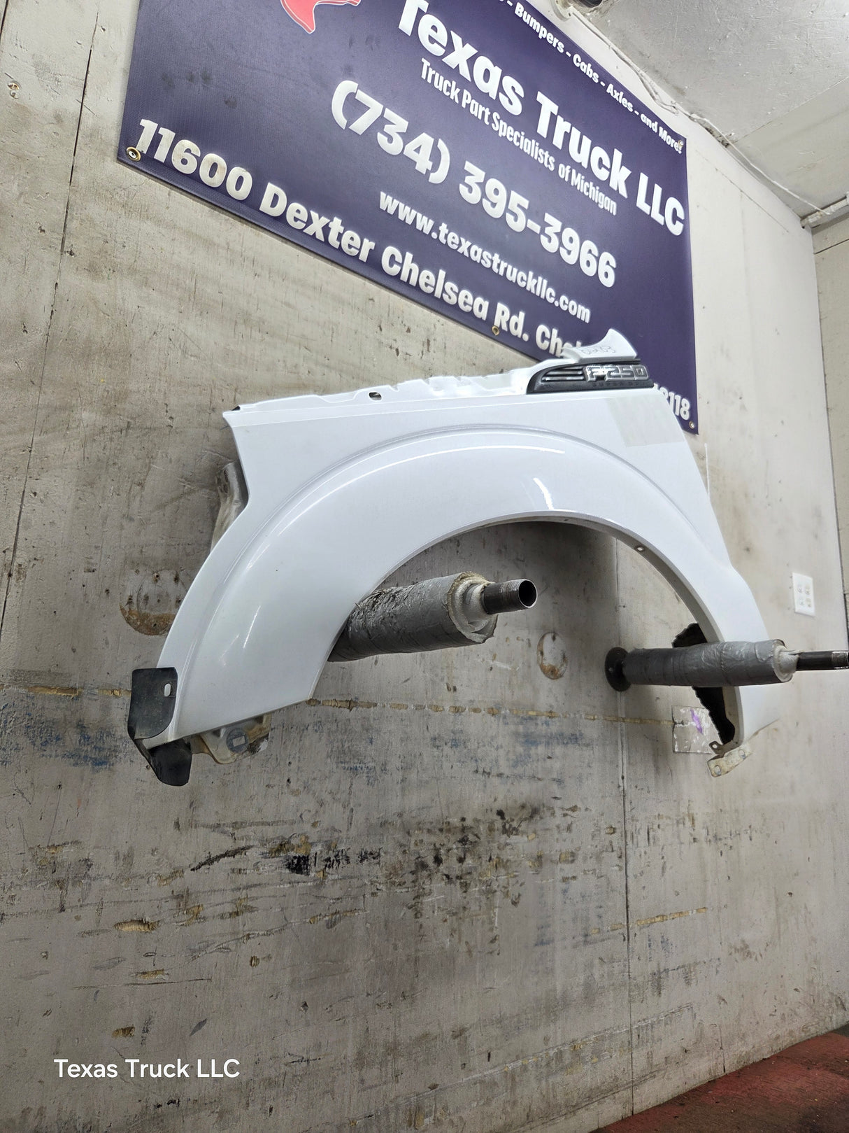 2011-2016 Ford Super Duty F250 F350 LH Driver Side Front Fender
