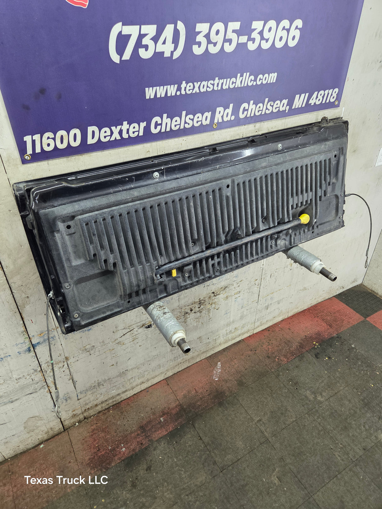 2008-2016 Ford Super Duty Platinum Tailgate With Step F250 F350 F450 F550