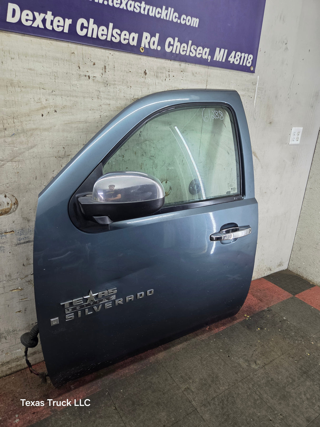 2007-2013 Chevrolet Silverado / GMC Sierra 1500 2500 3500 HD LH Front Driver Side Door