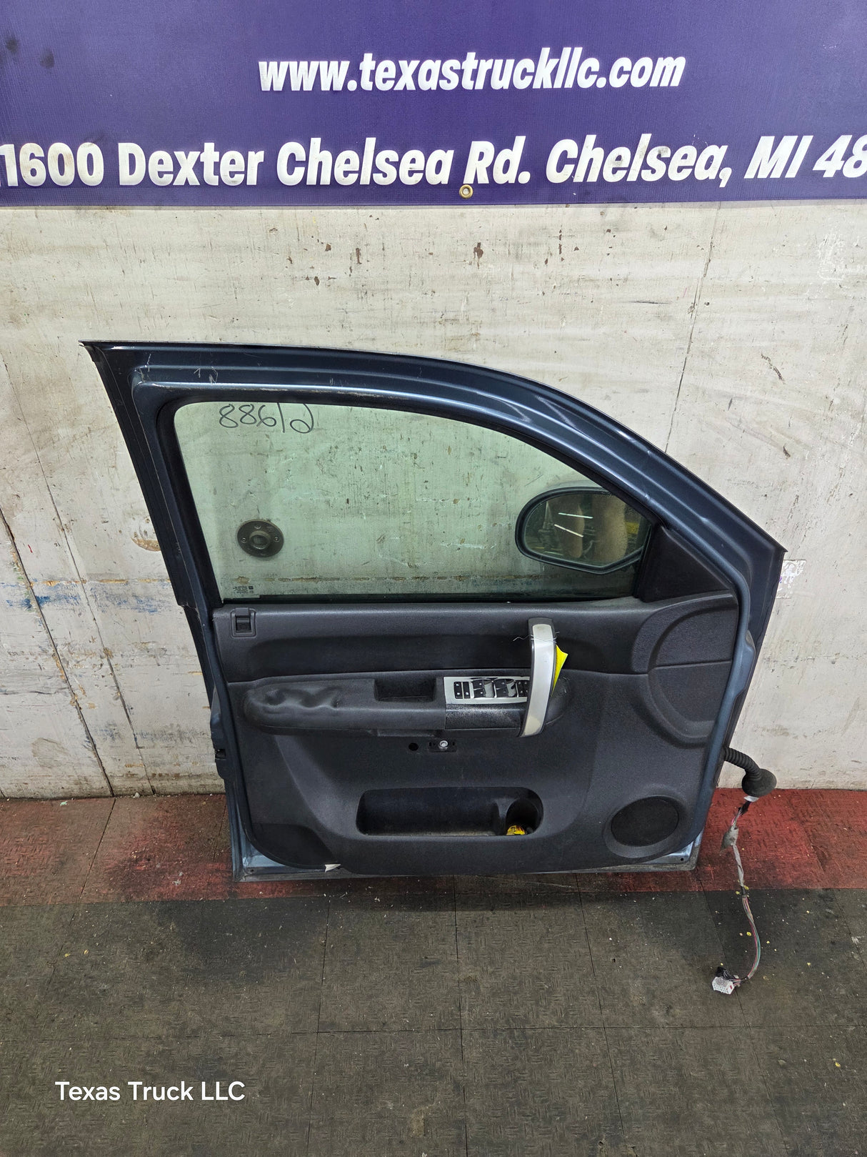 2007-2013 Chevrolet Silverado / GMC Sierra 1500 2500 3500 HD LH Front Driver Side Door