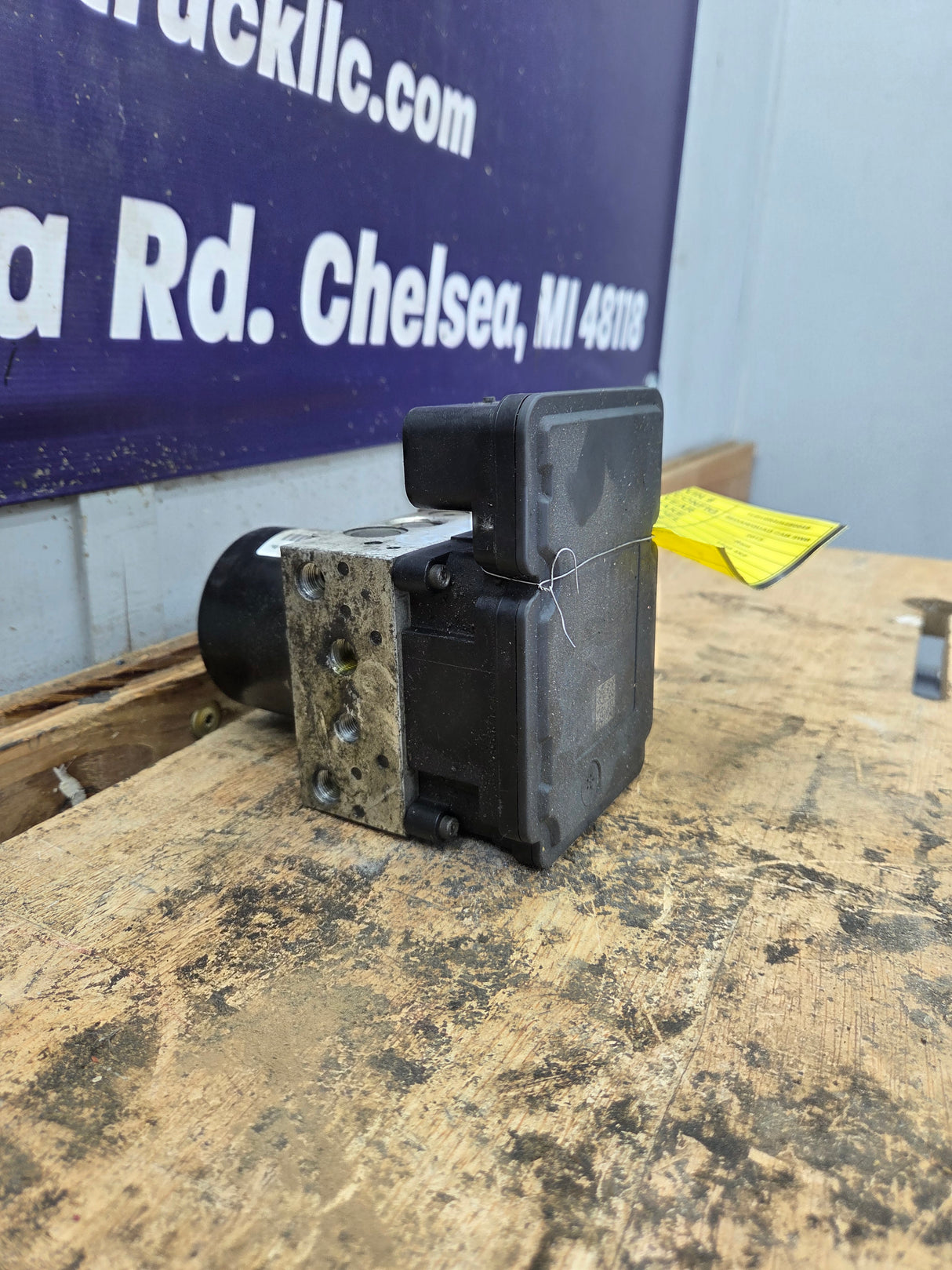 2013 Dodge Ram 1500 ABS Pump Module Control Assembly - P68207201AC