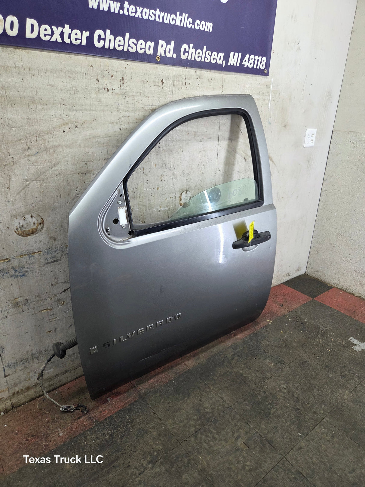 2007-2013 Chevrolet Silverado / GMC Sierra 1500 2500 3500 HD LH Front Driver Side Door