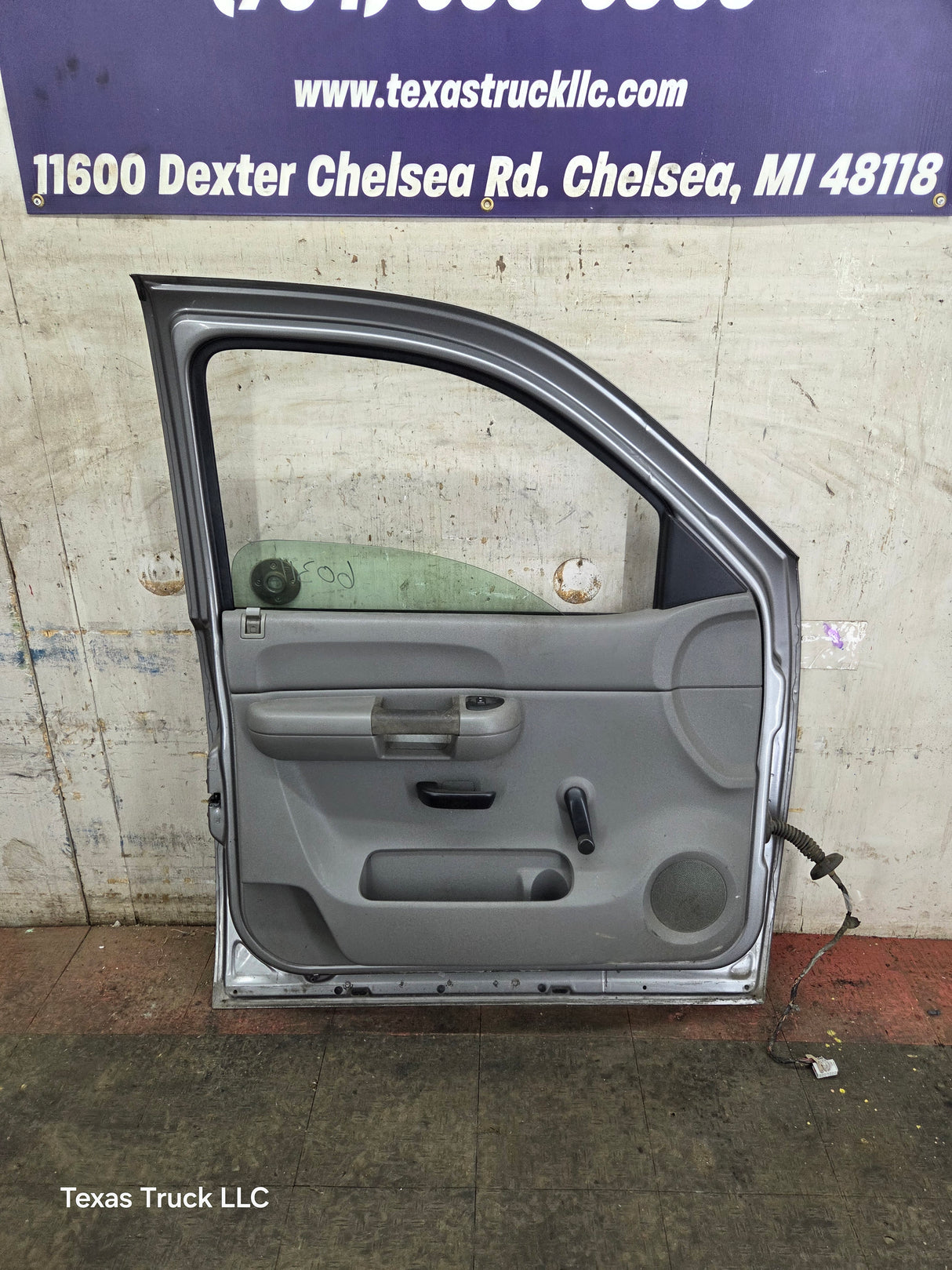 2007-2013 Chevrolet Silverado / GMC Sierra 1500 2500 3500 HD LH Front Driver Side Door