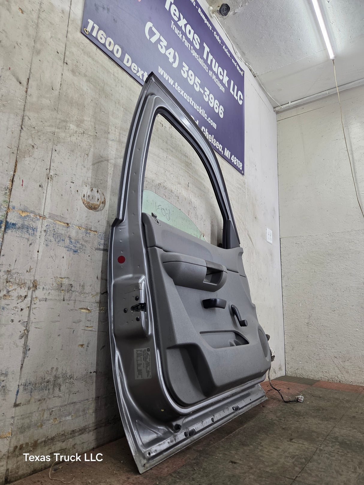 2007-2013 Chevrolet Silverado / GMC Sierra 1500 2500 3500 HD LH Front Driver Side Door