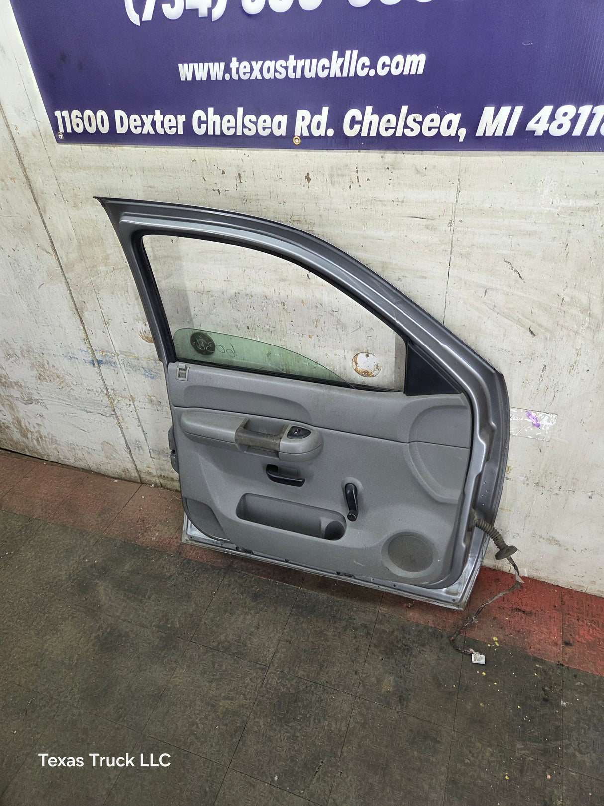 2007-2013 Chevrolet Silverado / GMC Sierra 1500 2500 3500 HD LH Front Driver Side Door