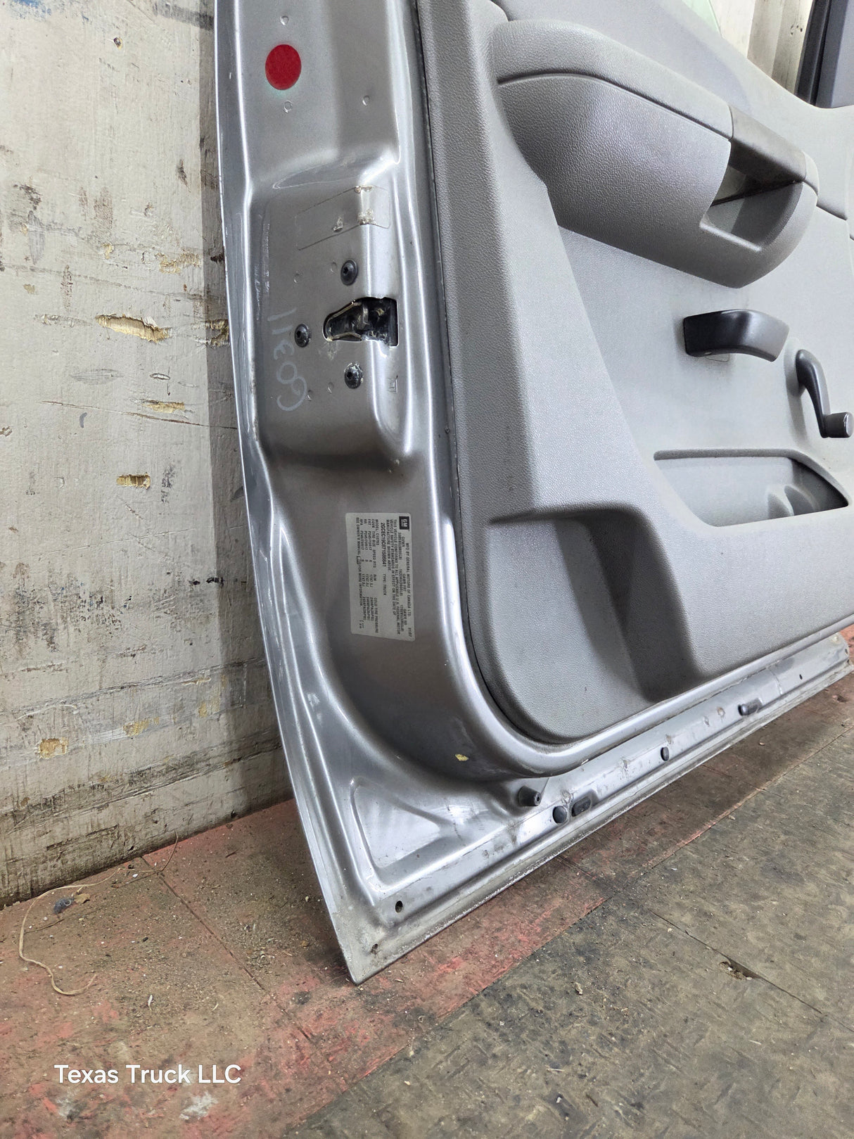 2007-2013 Chevrolet Silverado / GMC Sierra 1500 2500 3500 HD LH Front Driver Side Door