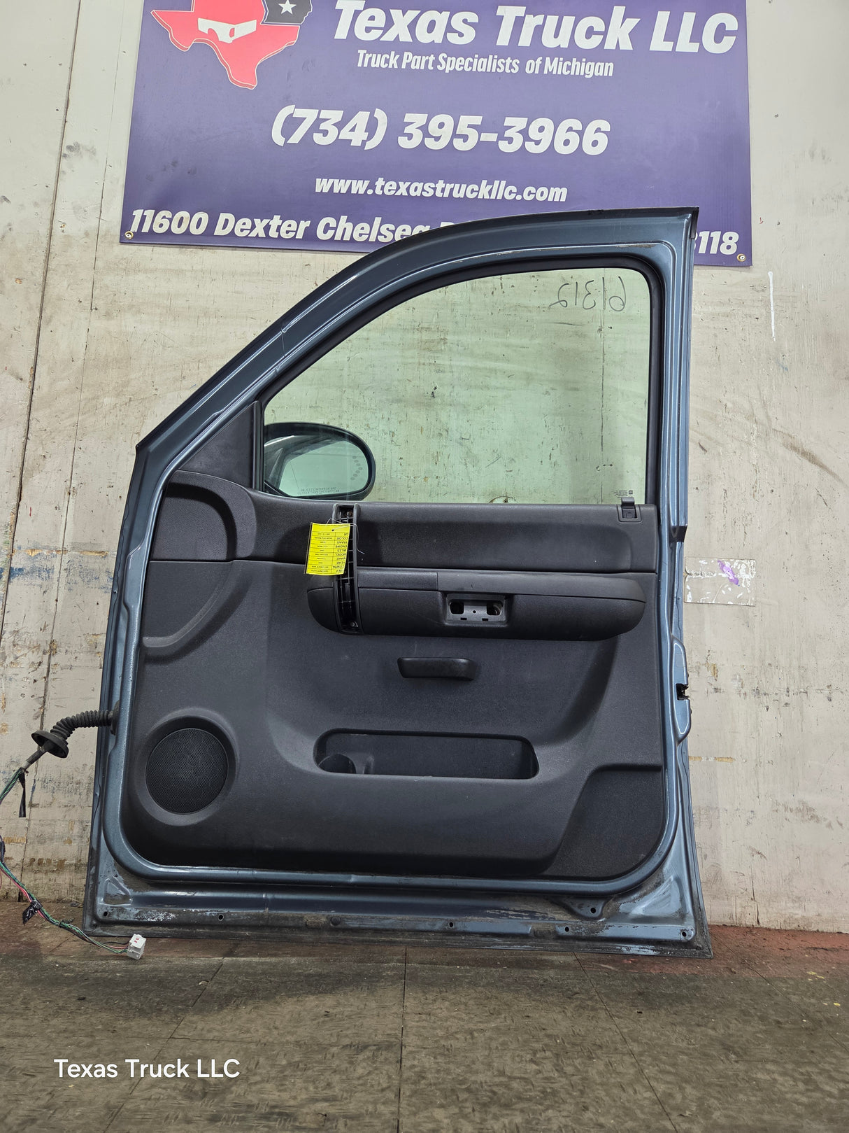 2007-2013 Chevrolet Silverado / GMC Sierra 1500 2500 3500 HD RH Front Passenger Side Door