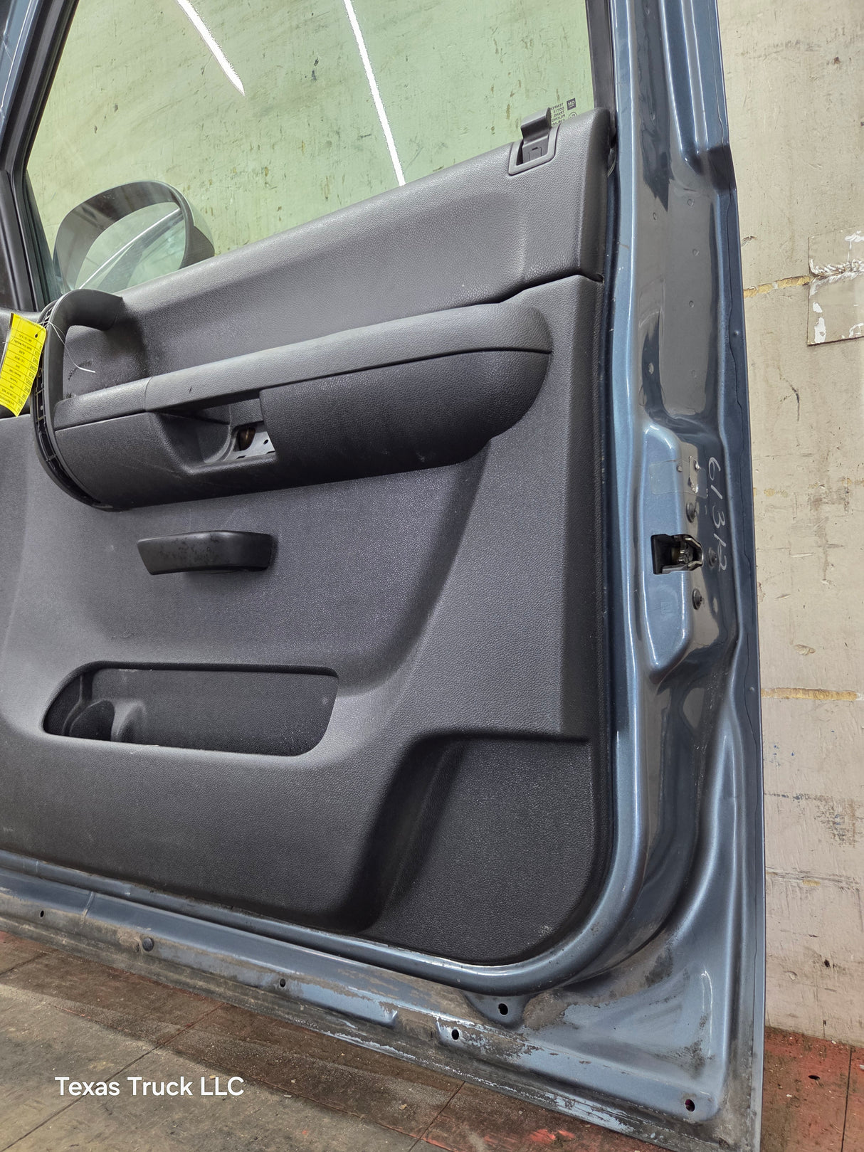 2007-2013 Chevrolet Silverado / GMC Sierra 1500 2500 3500 HD RH Front Passenger Side Door