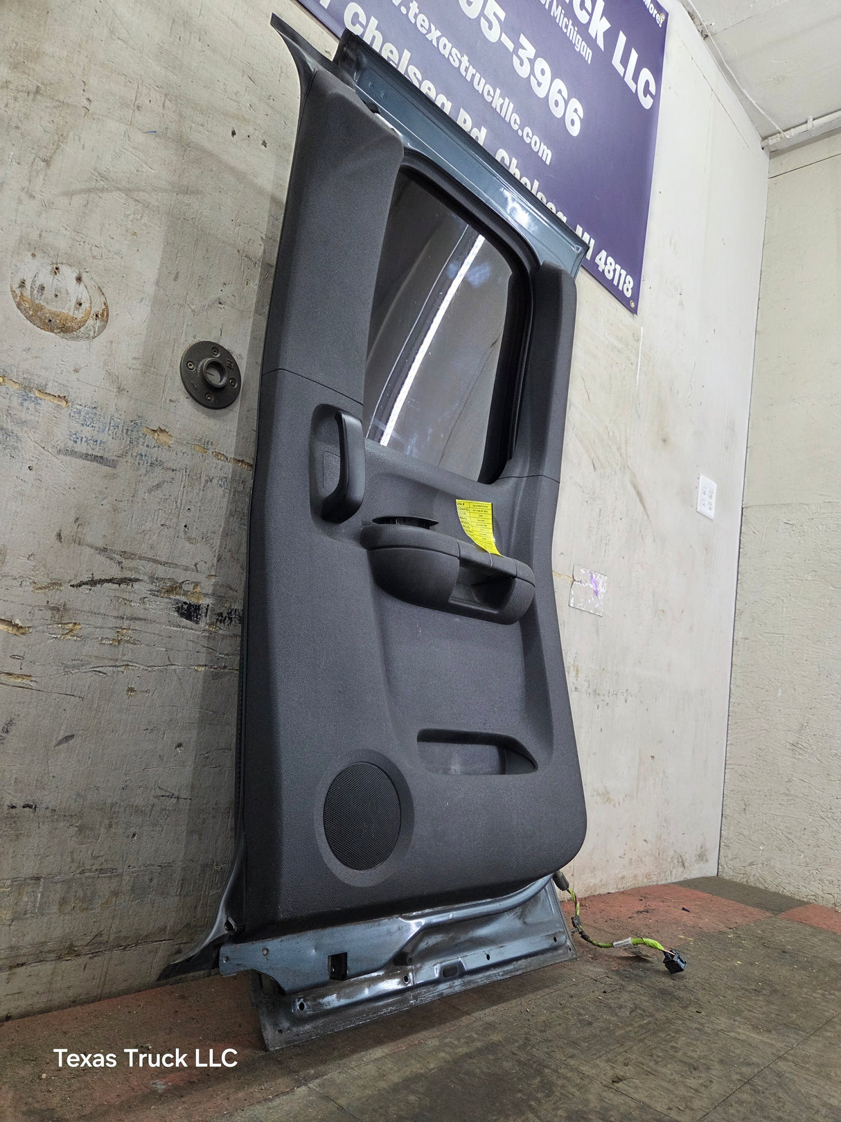 2007-2013 Chevrolet Silverado / GMC Sierra 1500 2500 3500 HD Passenger side Extended Cab RH Rear Door