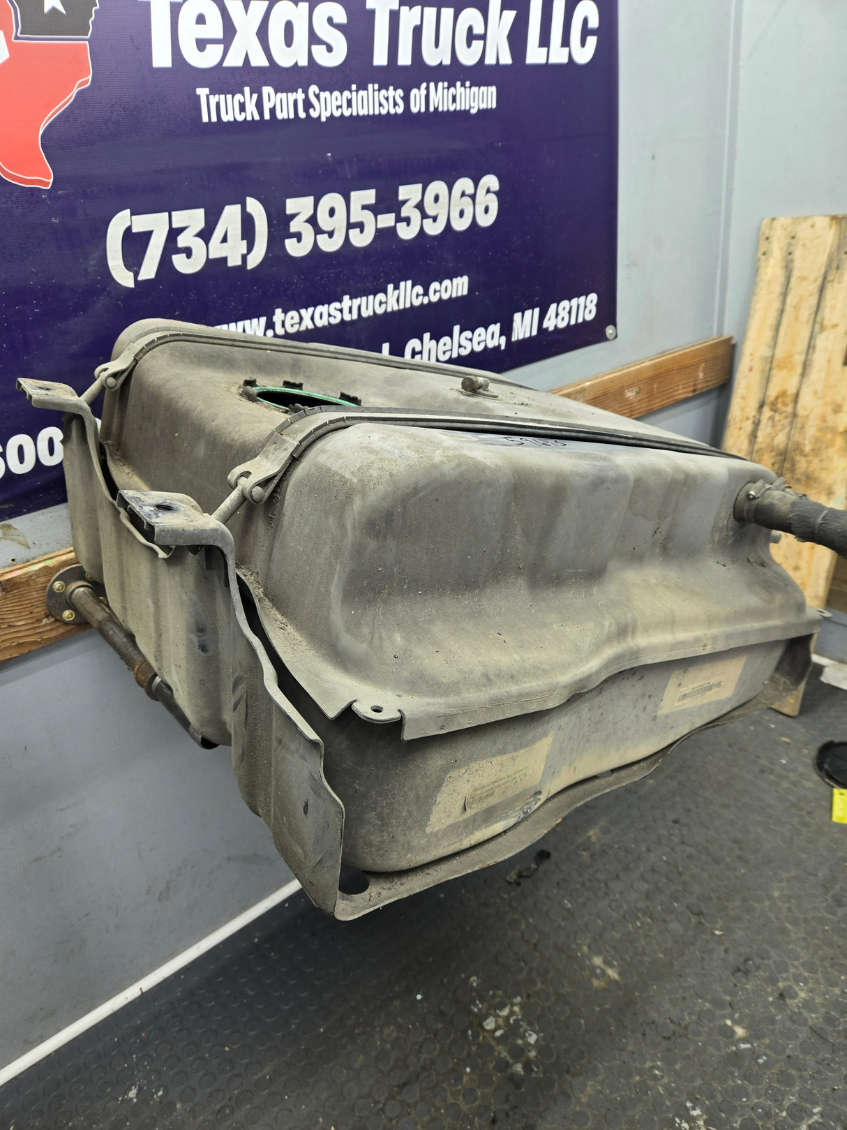 2011-2016 Ford Super Duty F350 F450 F550 Cab & Chassis Fuel Tank Rear mount behind the axle