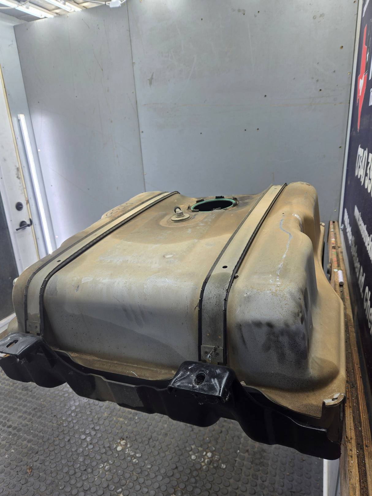 2011-2016 Ford Super Duty F350 F450 F550 Cab & Chassis Fuel Tank Rear mount behind the axle