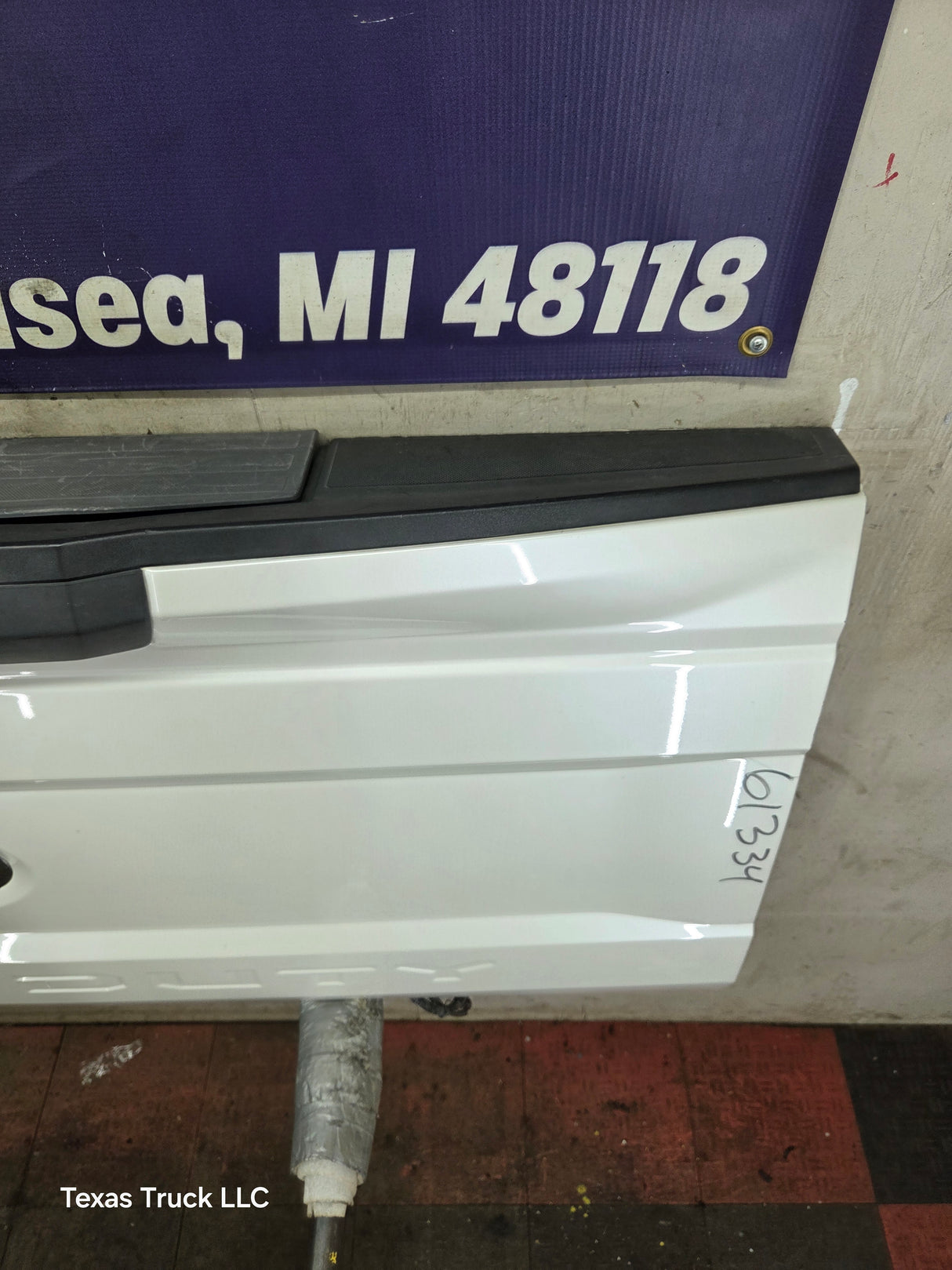 2017-2022 Ford F250 F350 F450 F550 Super Duty Step Tailgate