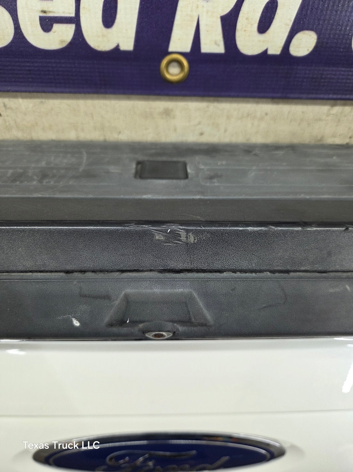 2017-2022 Ford F250 F350 F450 F550 Super Duty Step Tailgate