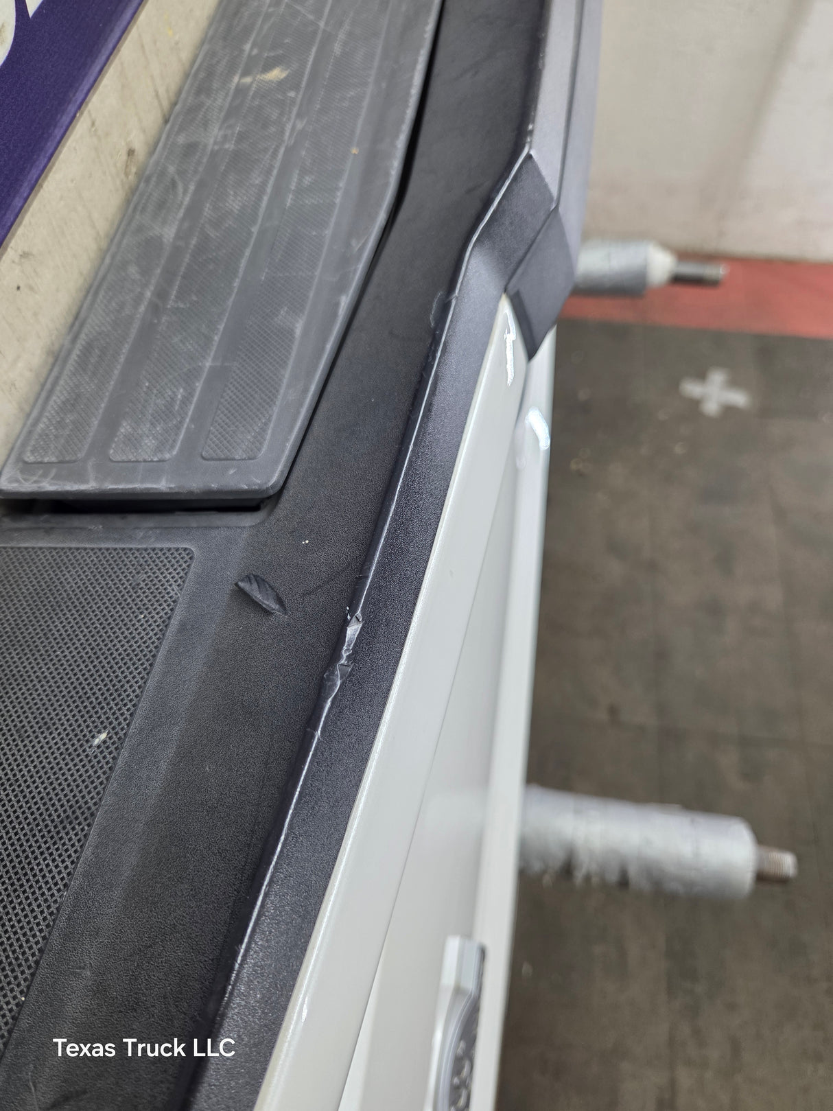 2017-2022 Ford F250 F350 F450 F550 Super Duty Step Tailgate