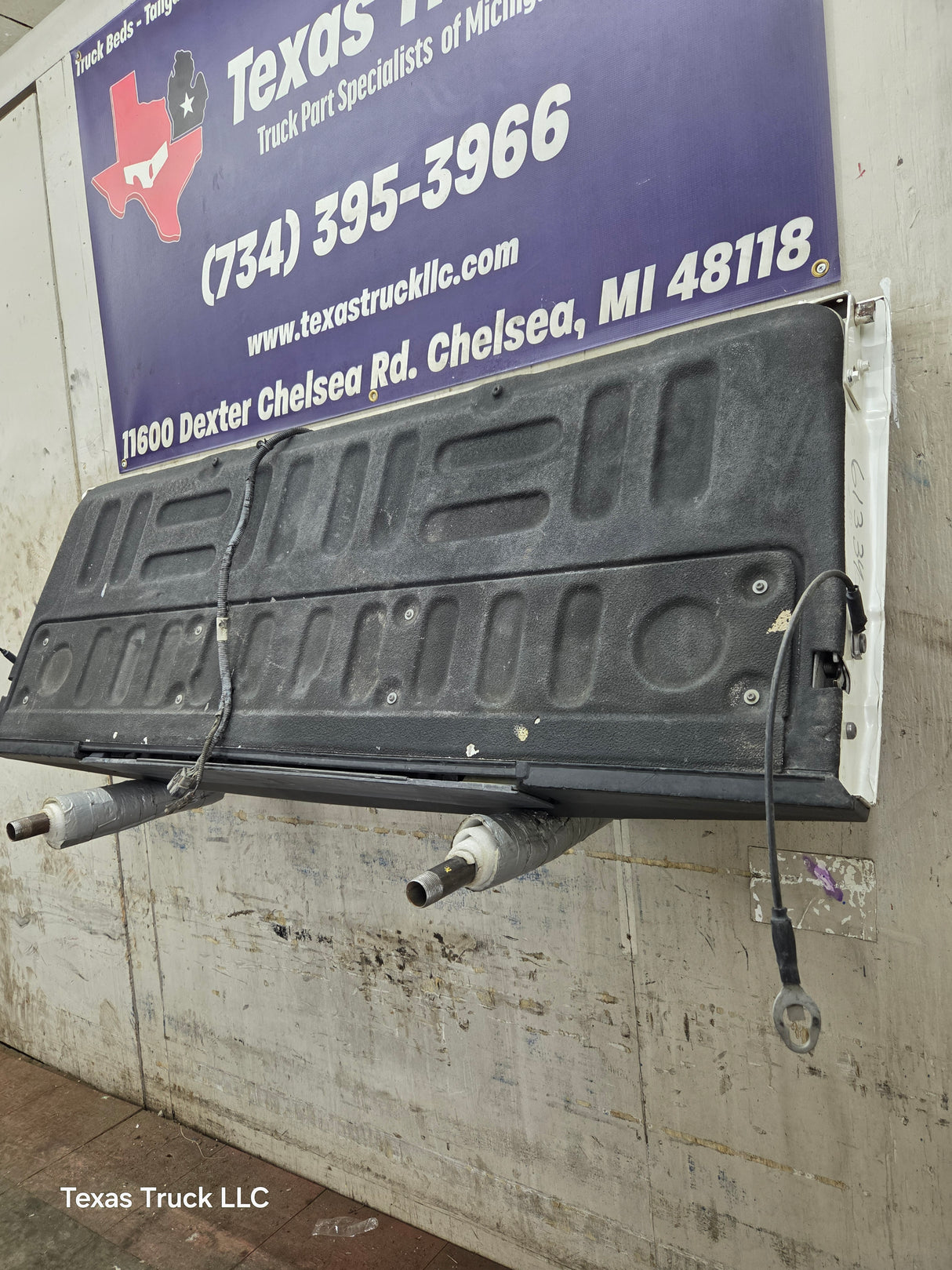 2017-2022 Ford F250 F350 F450 F550 Super Duty Step Tailgate