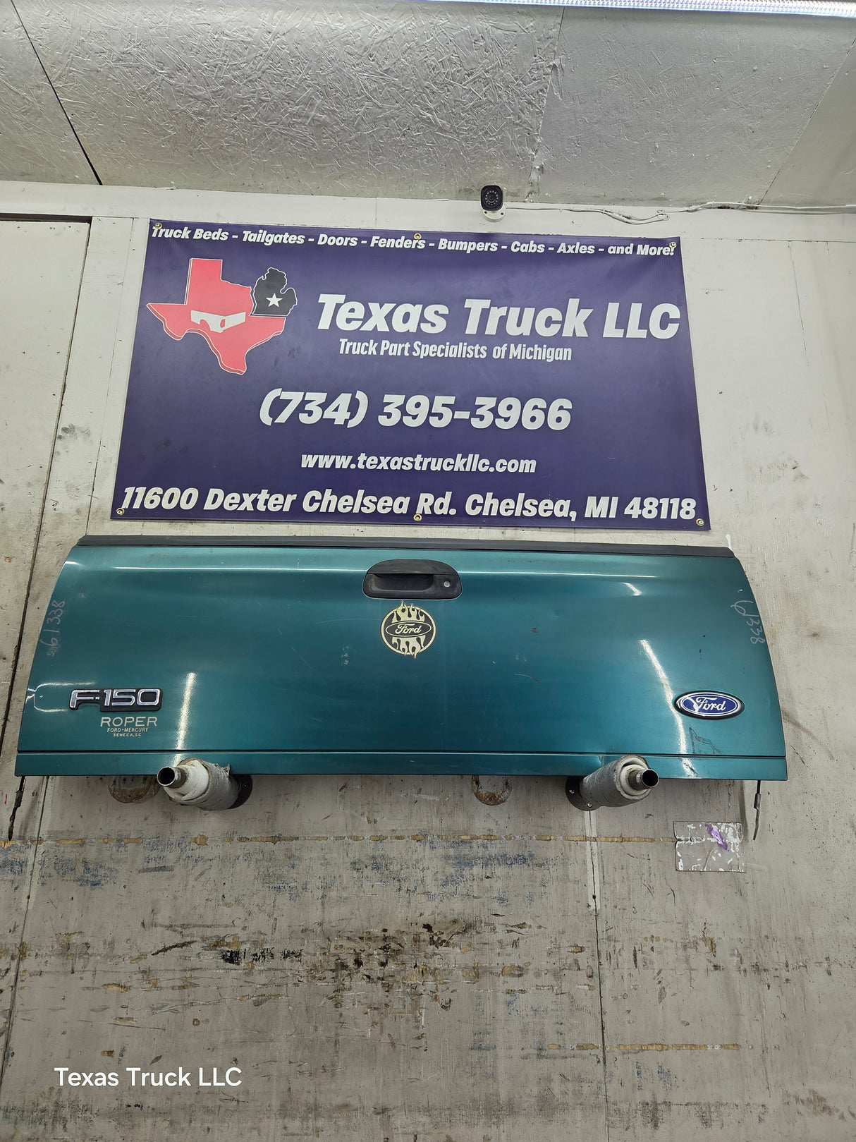 1997-2003 F150 / 1999-2007 Ford F250 F350 F450 F550 Super Duty Tailgate