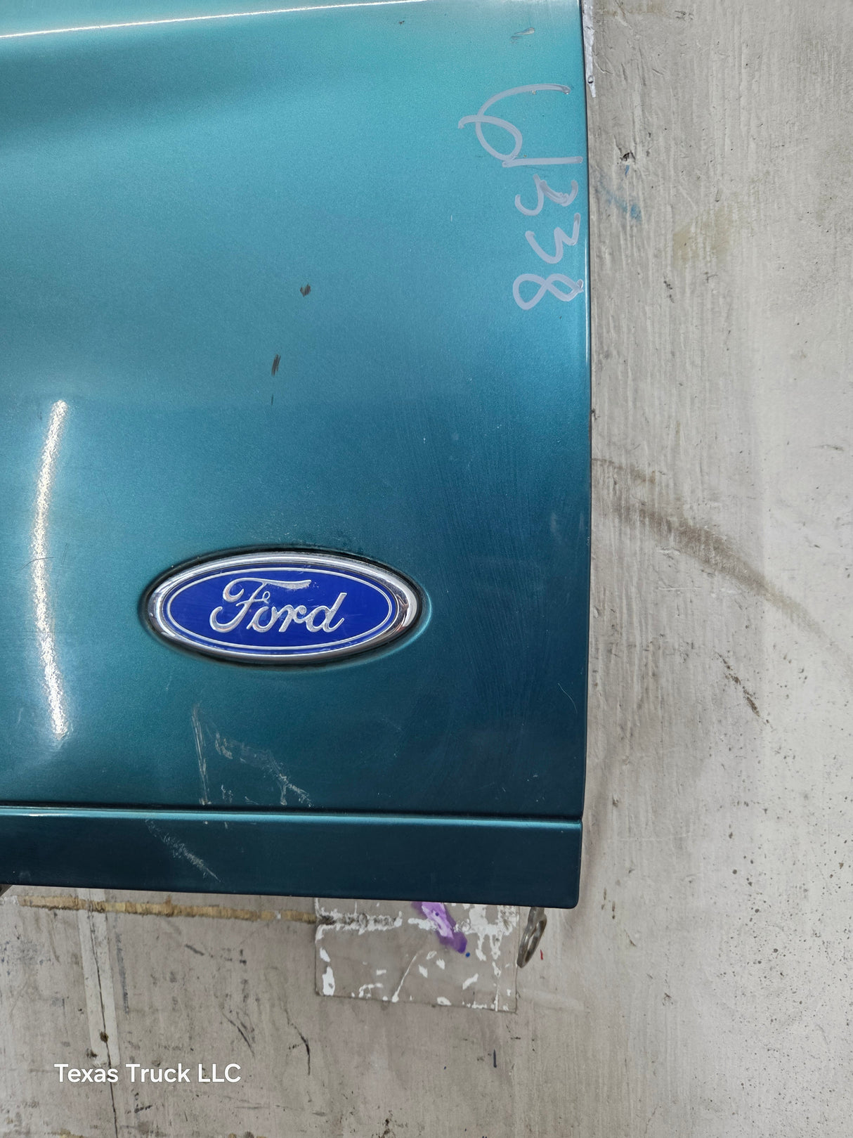 1997-2003 F150 / 1999-2007 Ford F250 F350 F450 F550 Super Duty Tailgate