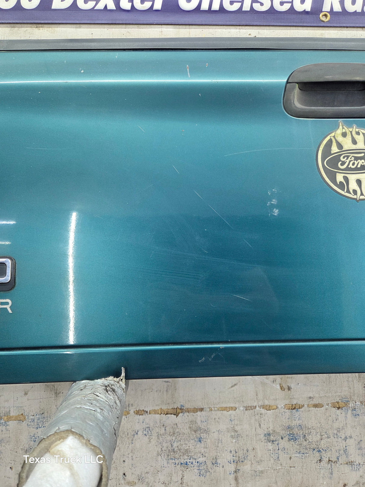 1997-2003 F150 / 1999-2007 Ford F250 F350 F450 F550 Super Duty Tailgate