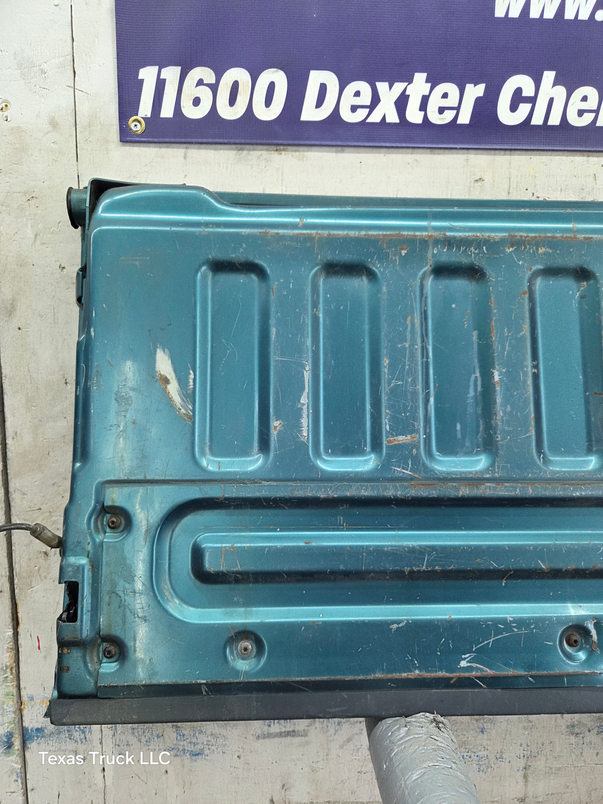 1997-2003 F150 / 1999-2007 Ford F250 F350 F450 F550 Super Duty Tailgate