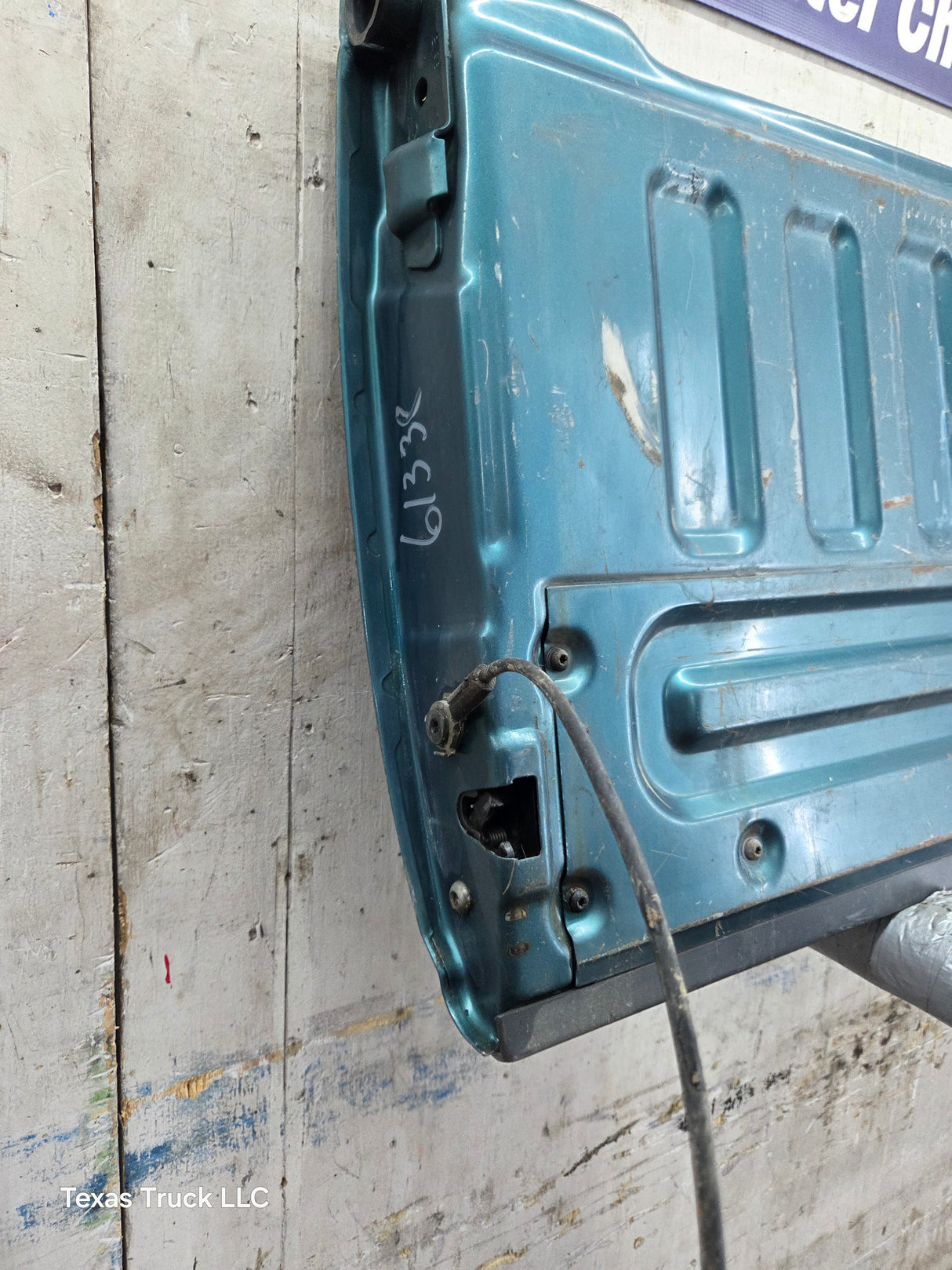 1997-2003 F150 / 1999-2007 Ford F250 F350 F450 F550 Super Duty Tailgate