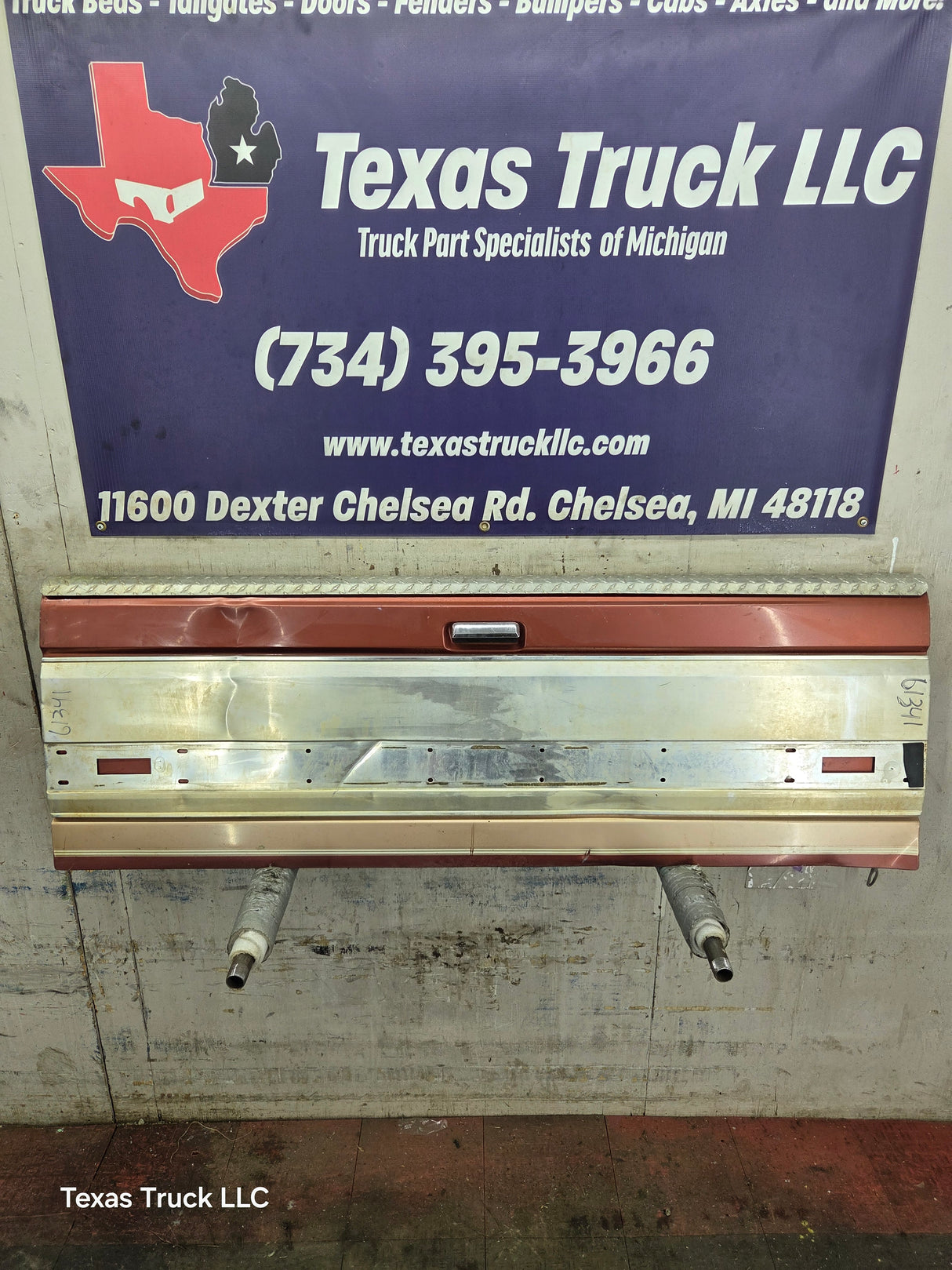 1980-1986 Bullnose / Bricknose / OBS Ford F100 F150 F250 F350 Tailgate