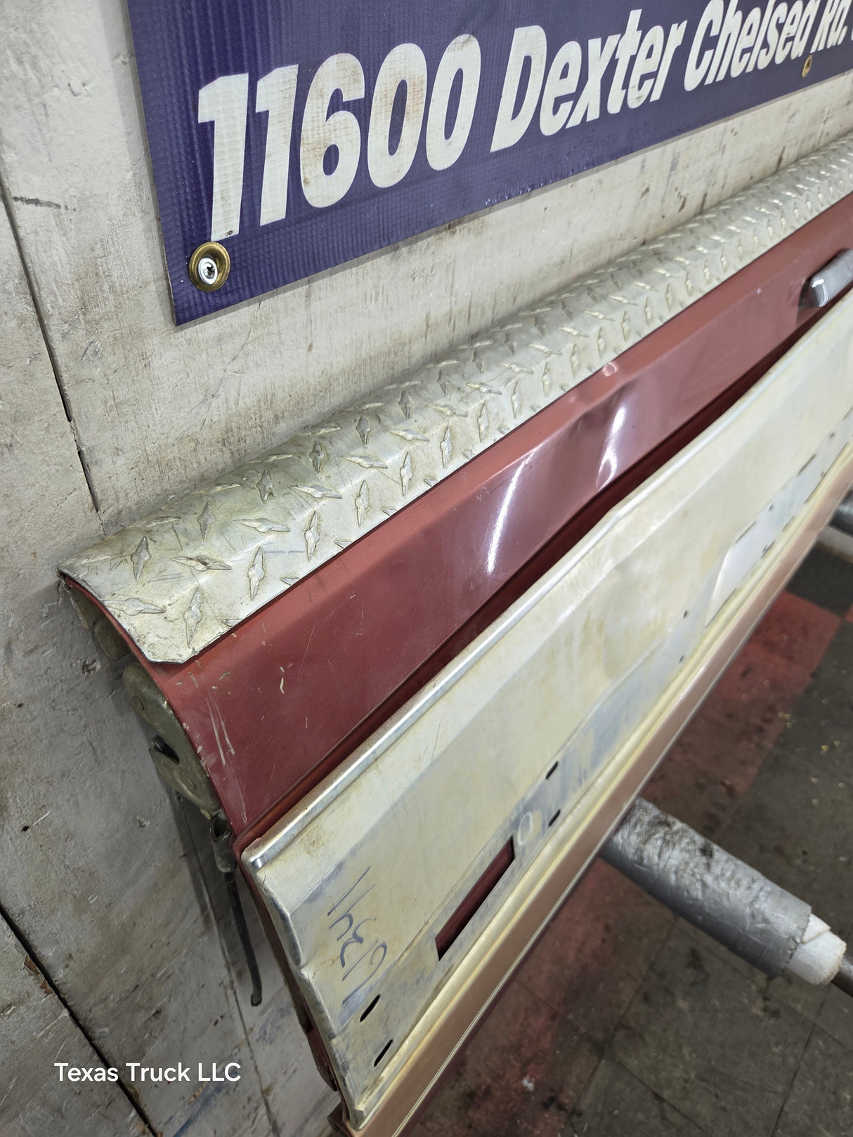 1980-1986 Bullnose / Bricknose / OBS Ford F100 F150 F250 F350 Tailgate