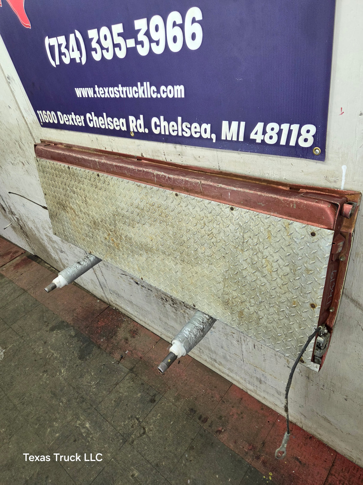 1980-1986 Bullnose / Bricknose / OBS Ford F100 F150 F250 F350 Tailgate