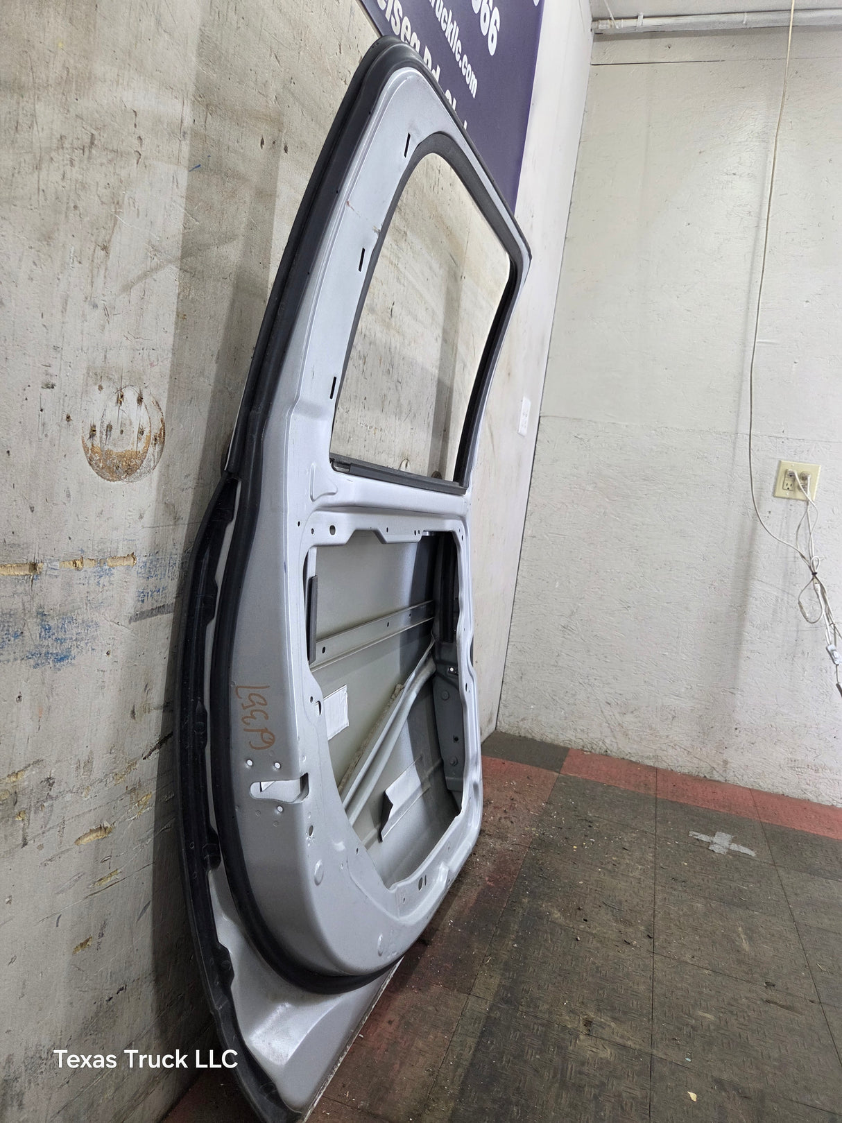 2009-2018 Dodge Ram 4th Gen LH Driver Side Rear CREW Cab Door 1500 2500 3500 4500 5500