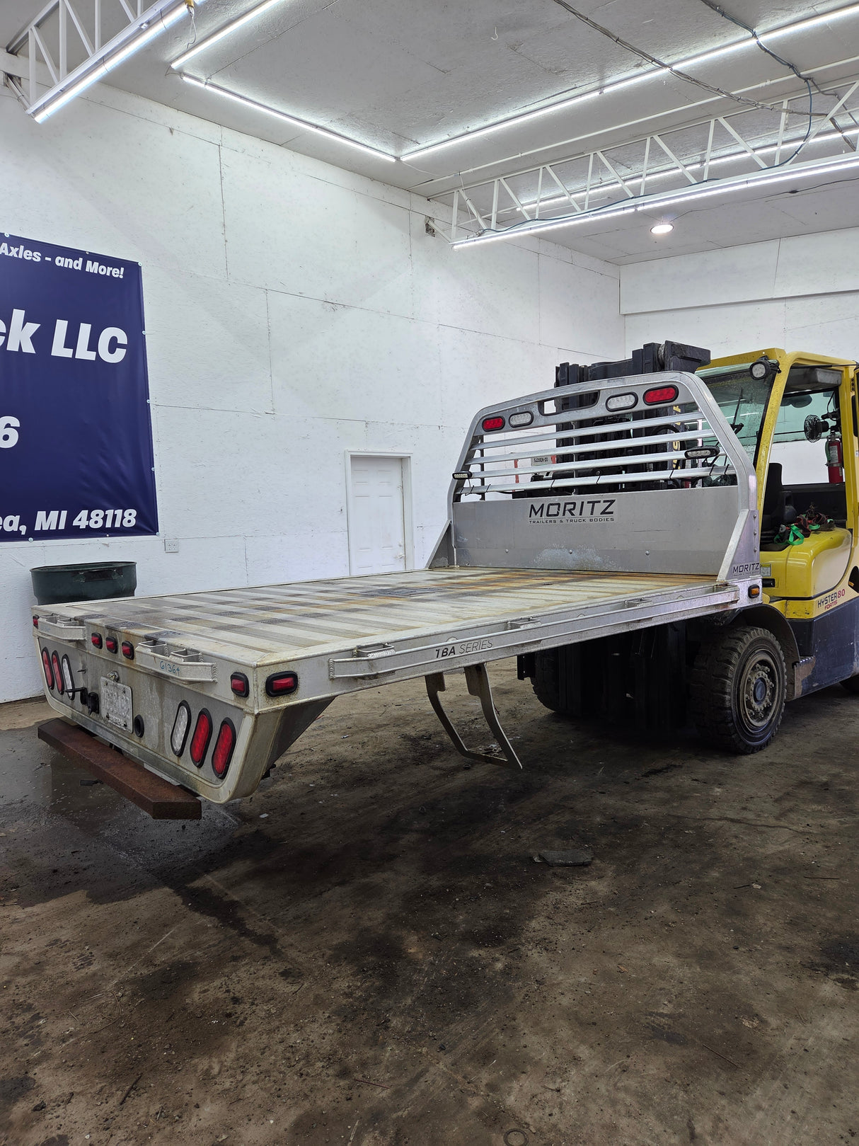 8' Aluminum Flatbed Single Rear Wheel Universal Off A Ford Super Duty