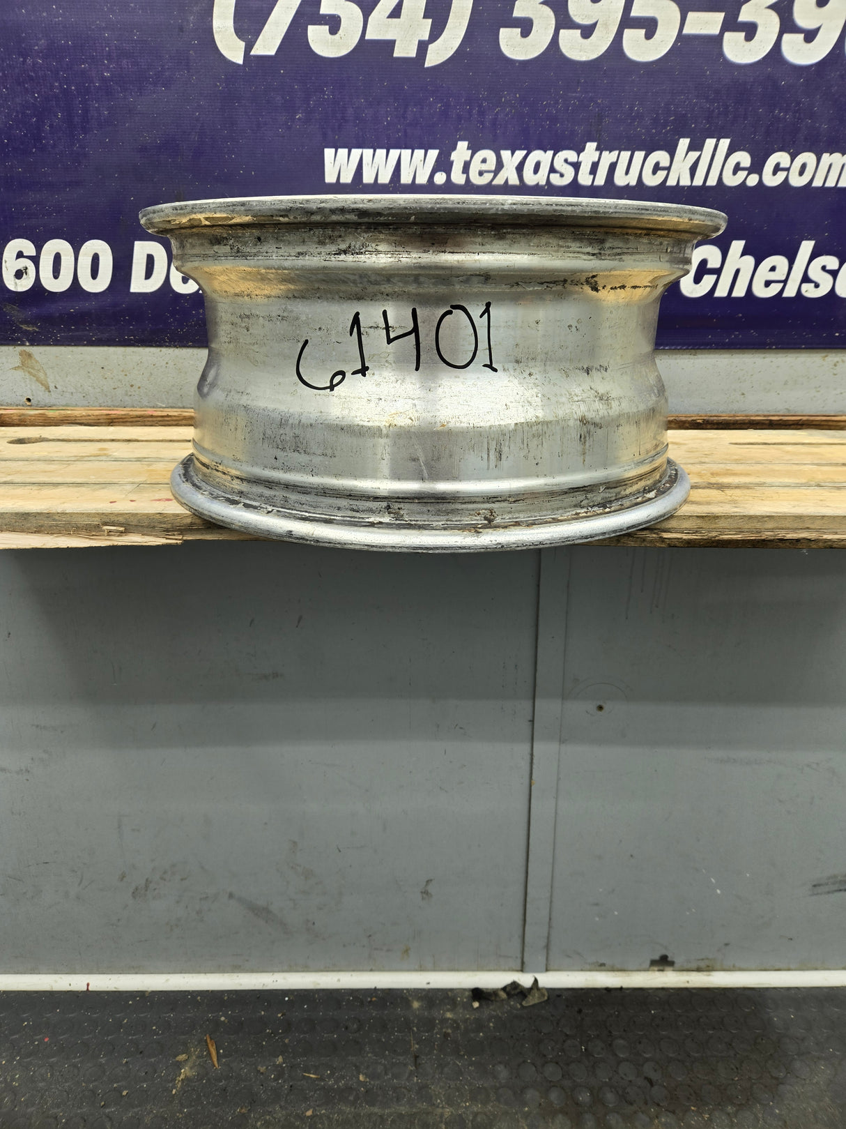 1999-2004 Ford F250 F350 Super Duty Excursion 16 x 7" Polished Aluminum Wheel Rim 8 x 170