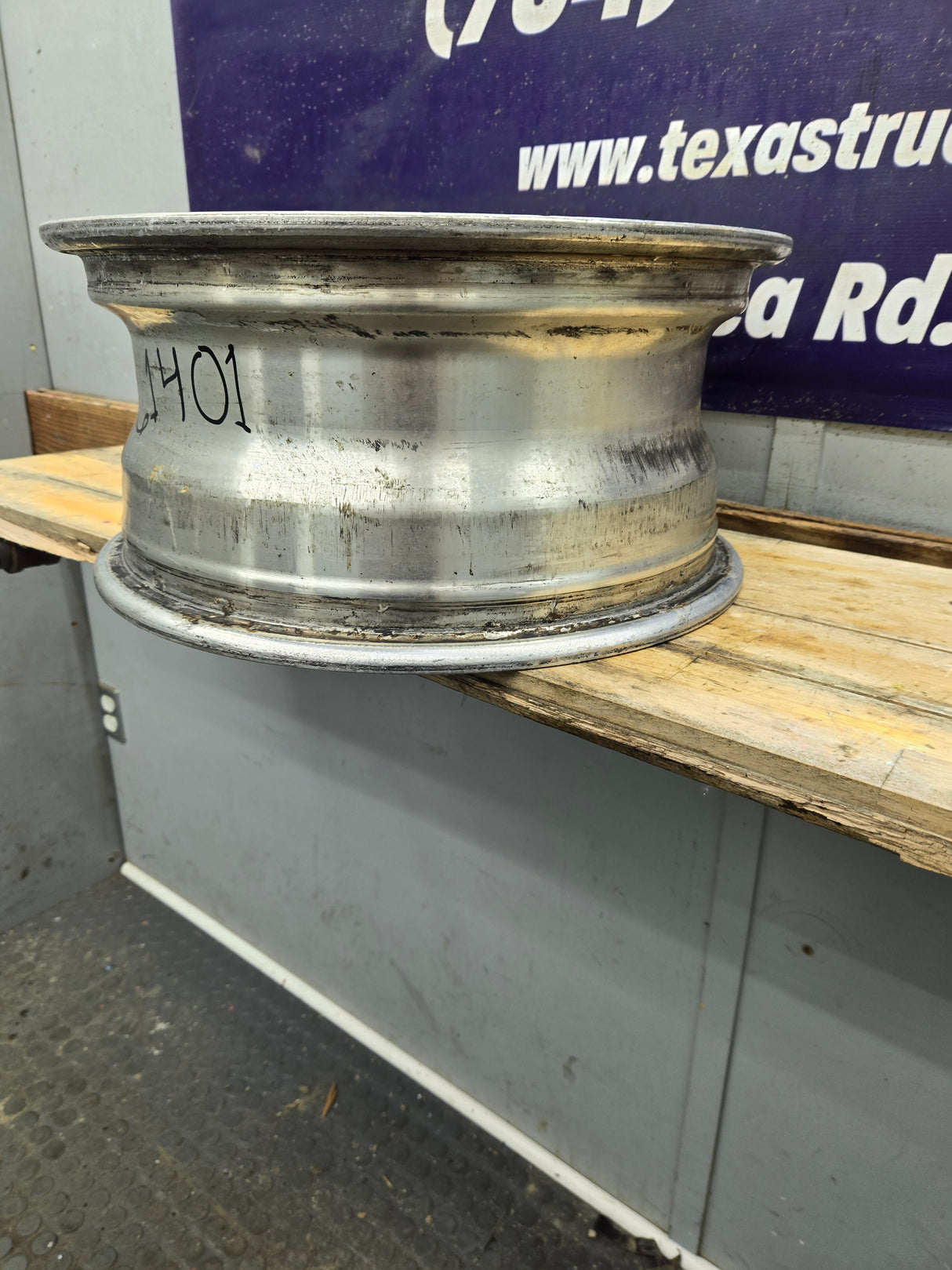 1999-2004 Ford F250 F350 Super Duty Excursion 16 x 7" Polished Aluminum Wheel Rim 8 x 170