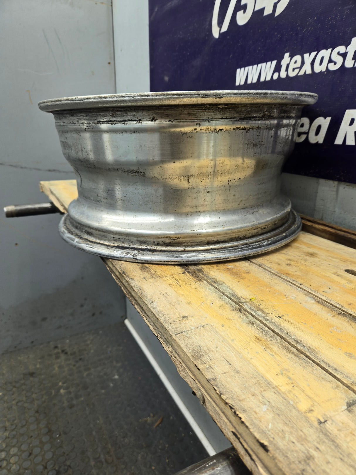 1999-2004 Ford F250 F350 Super Duty Excursion 16 x 7" Polished Aluminum Wheel Rim 8 x 170