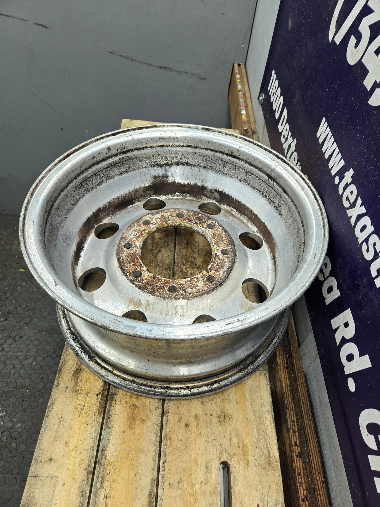 1999-2004 Ford F250 F350 Super Duty Excursion 16 x 7" Polished Aluminum Wheel Rim 8 x 170