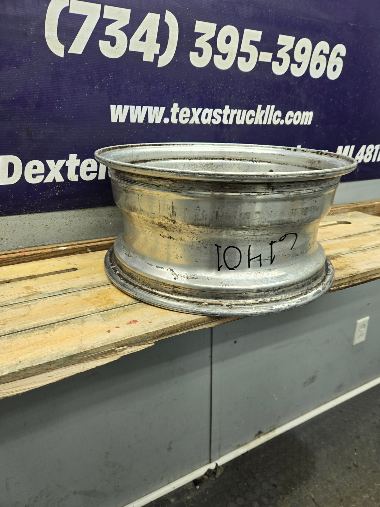 1999-2004 Ford F250 F350 Super Duty Excursion 16 x 7" Polished Aluminum Wheel Rim 8 x 170