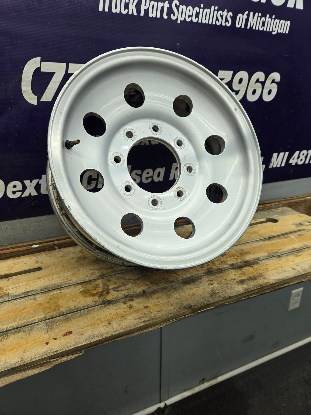 1999-2004 Ford F250 F350 Super Duty Excursion 16 x 7" Brushed Aluminum Wheel Rim 8 x 170