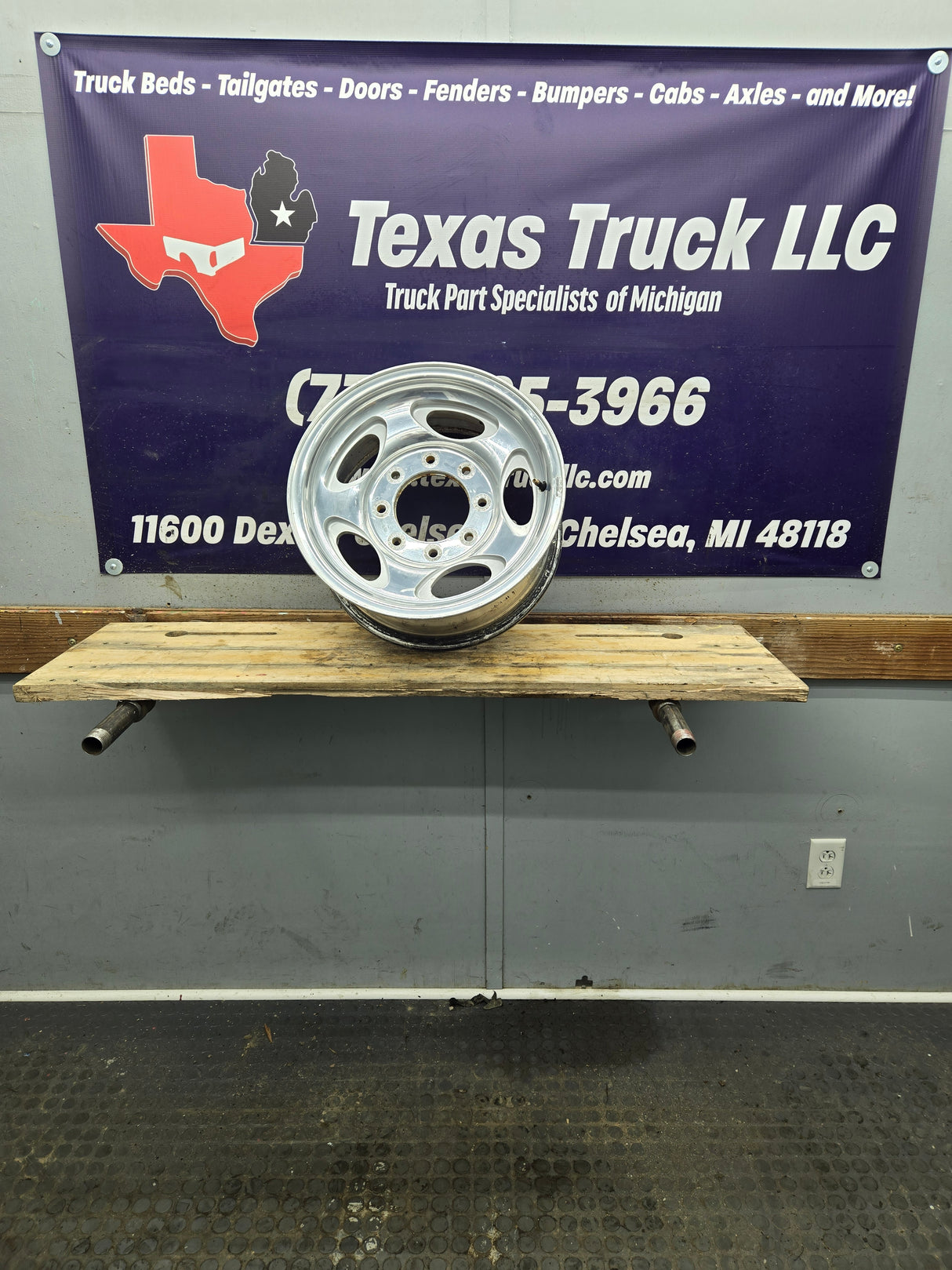 1999-2004 Ford F250 F350 Super Duty Excursion 16" Polished Aluminum Wheel Rim